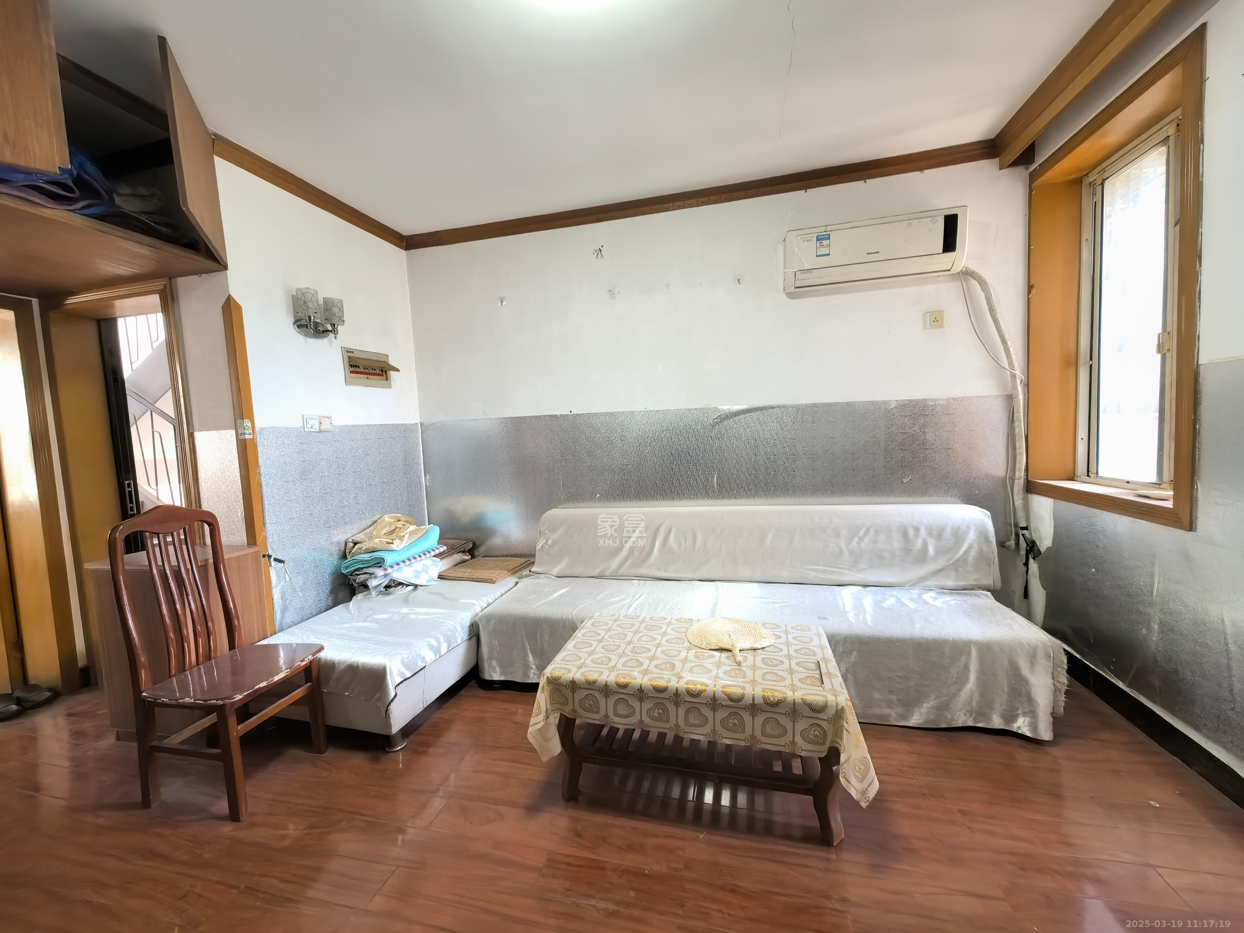 东风一村社区房（王家垅）  2室1厅1卫   1200.00元/月室内图