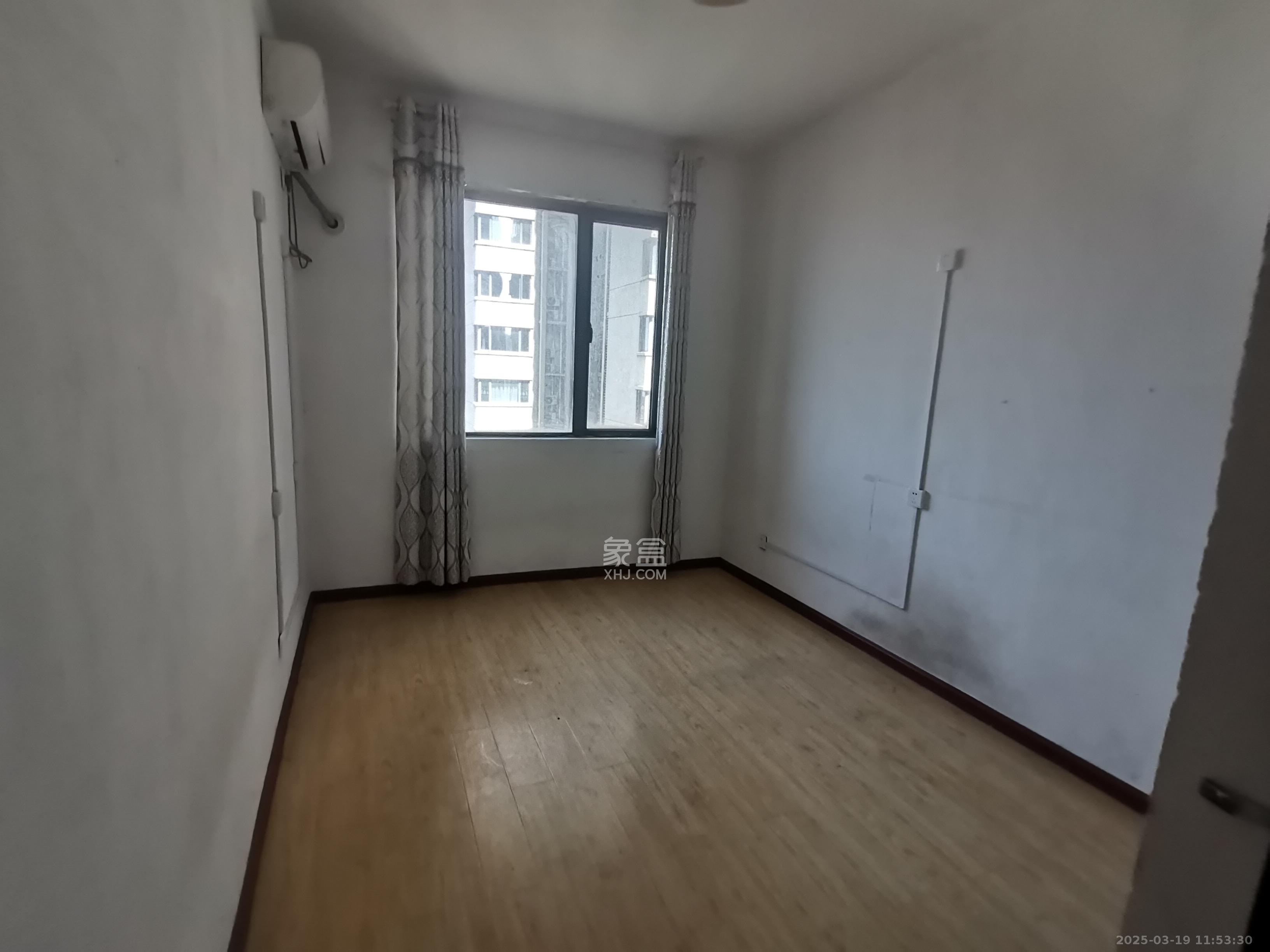 江河东澜湾 4室2厅2卫 3200.0元/月 江河东澜湾 4室2厅2卫 3200.0元/月室内图