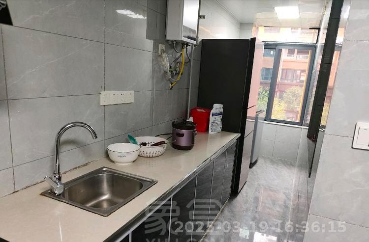 学府时代 2室1厅1卫 1500.0元/月 学府时代 2室1厅1卫 1500.0元/月室内图