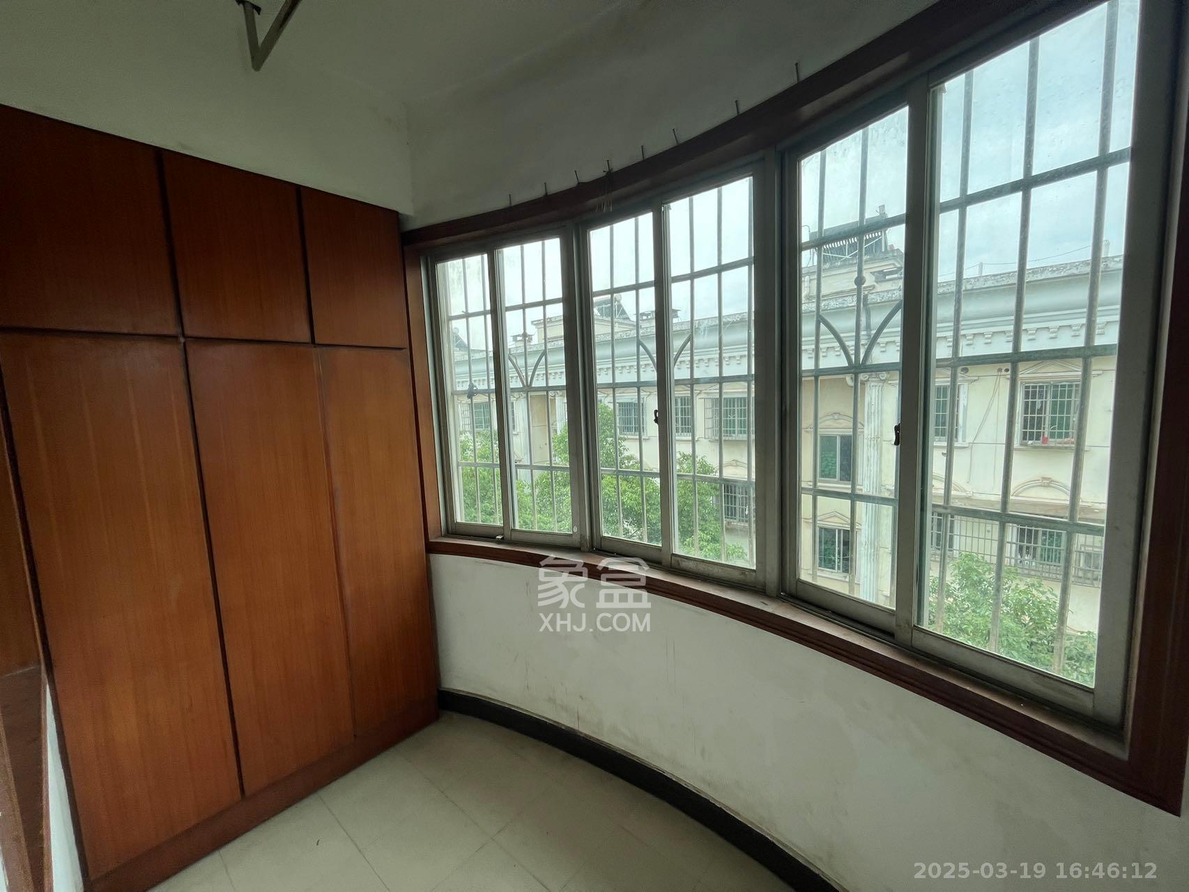 中南汽车世界 3室2厅2卫 1000.0元/月 中南汽车世界 3室2厅2卫 1000.0元/月室内图