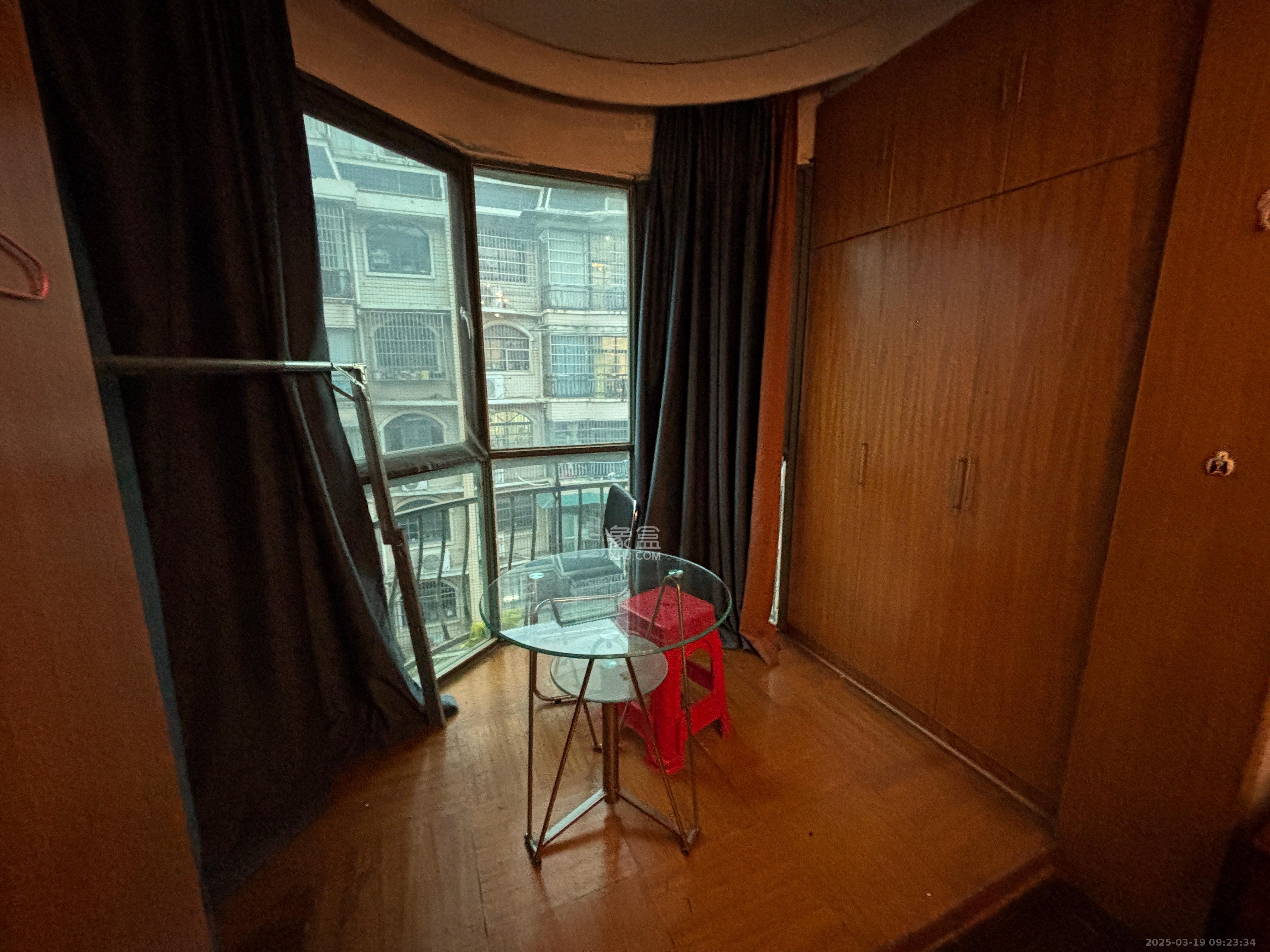 中江锦城  1室1厅1卫    1300.0元/月 中江锦城  1室1厅1卫    1300.0元/月室内图