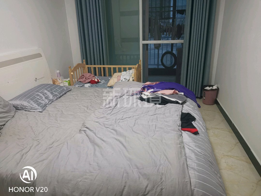 西溪美景  3室2厅2卫   80.00万客厅