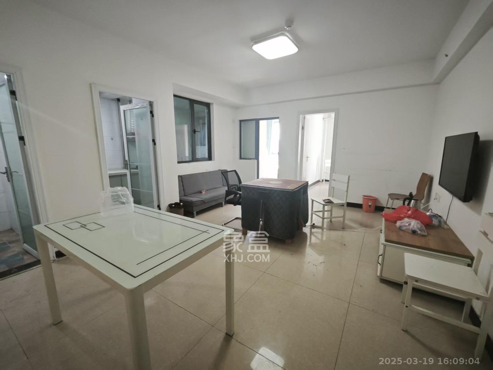 欧亚达国际广场 2室2厅1卫 1800.0元/月 欧亚达国际广场 2室2厅1卫 1800.0元/月室内图