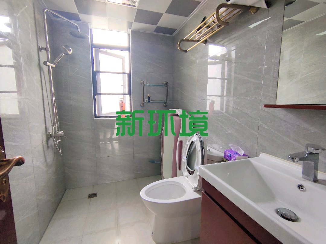 东岳新外滩  3室2厅1卫   78.80万客厅