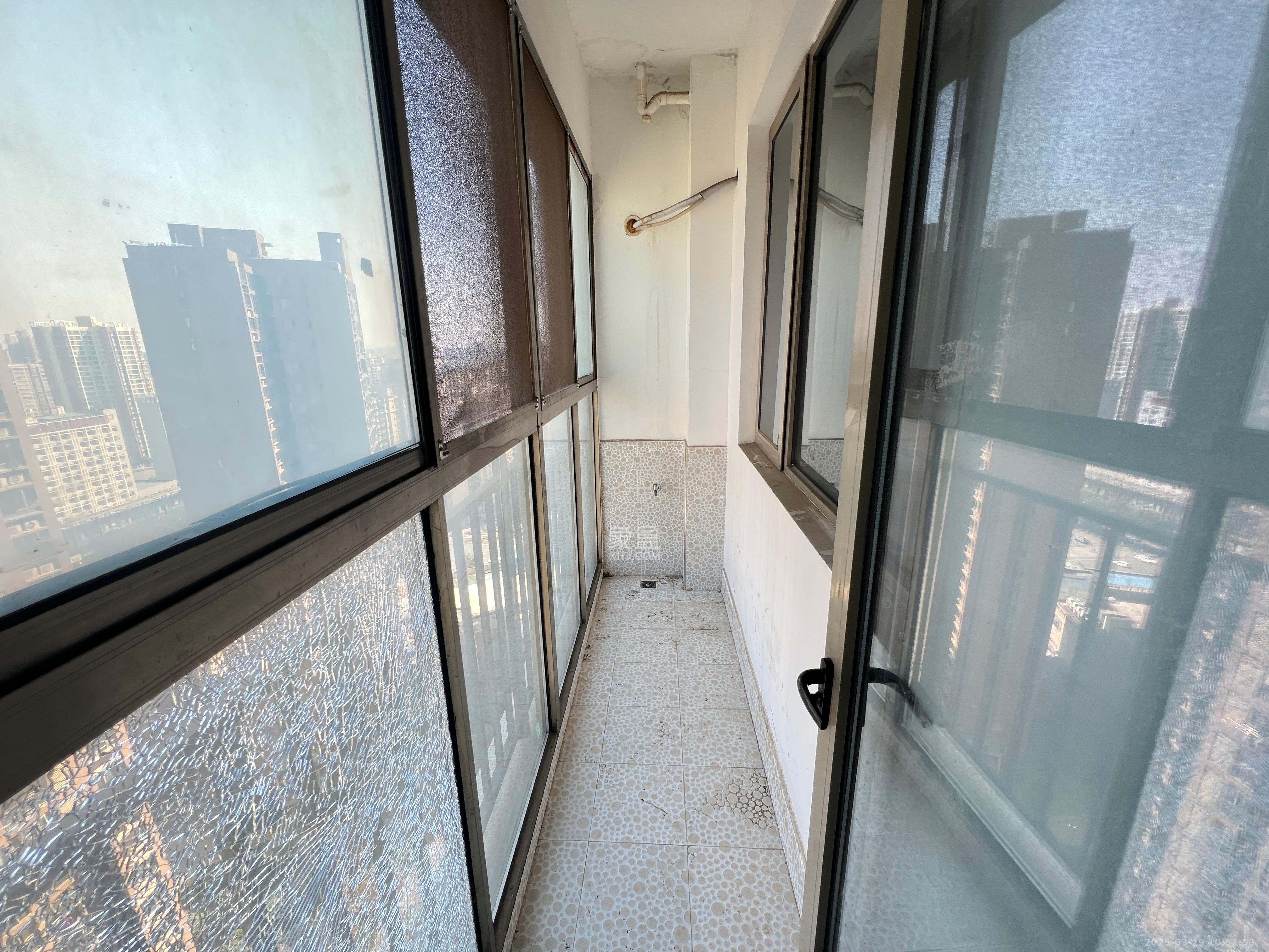 富兴嘉城(富兴汇中央) 3室2厅2卫 3000.0元/月 富兴嘉城(富兴汇中央) 3室2厅2卫 3000.0元/月室内图