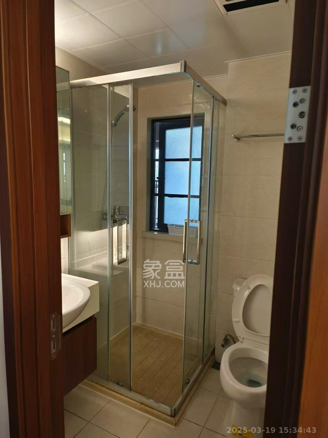 龙湖水晶郦城  3室2厅1卫    3100.0元/月室内图