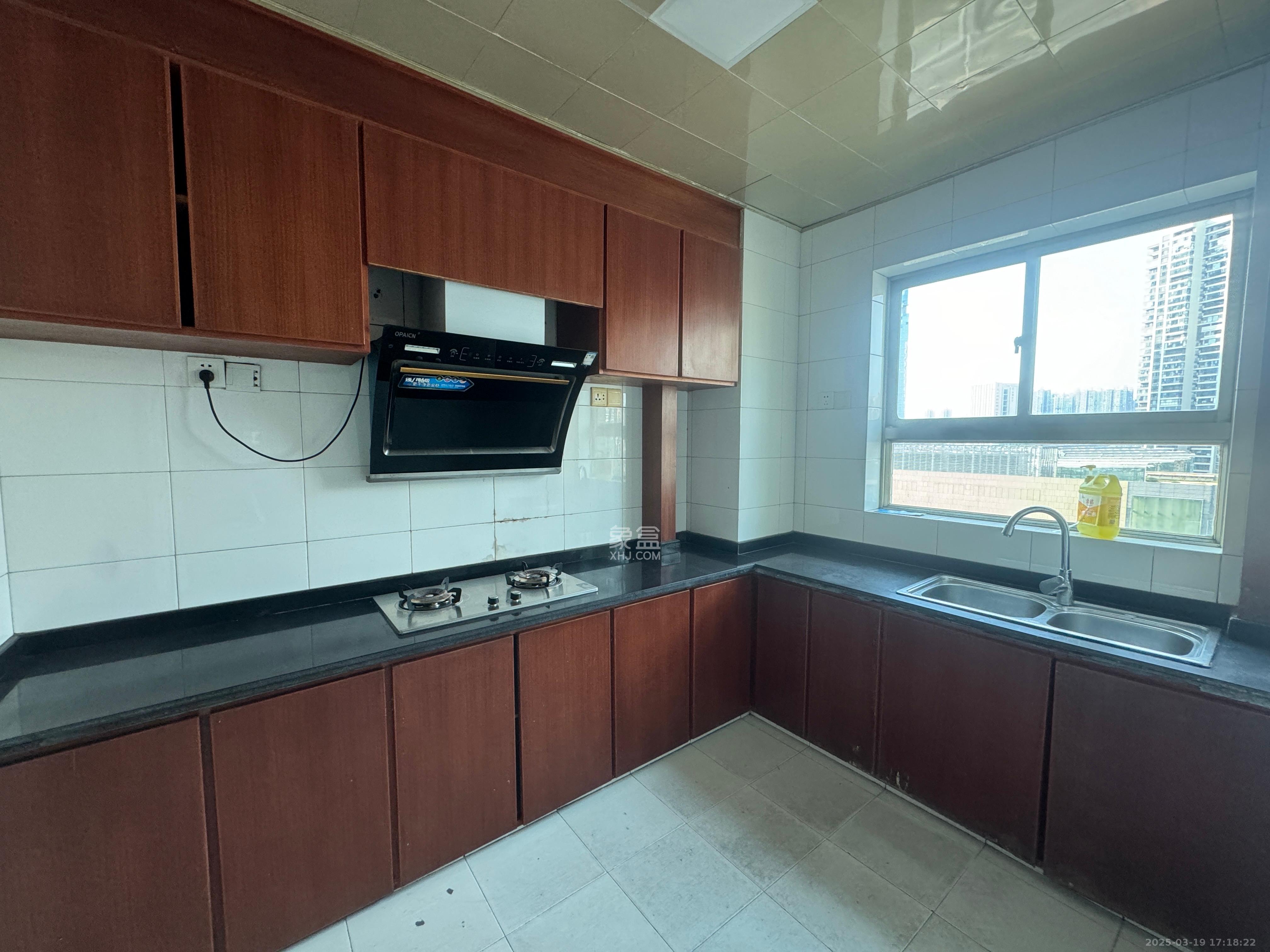 莲湖大厦  1室0厅0卫    2300.0元/月室内图