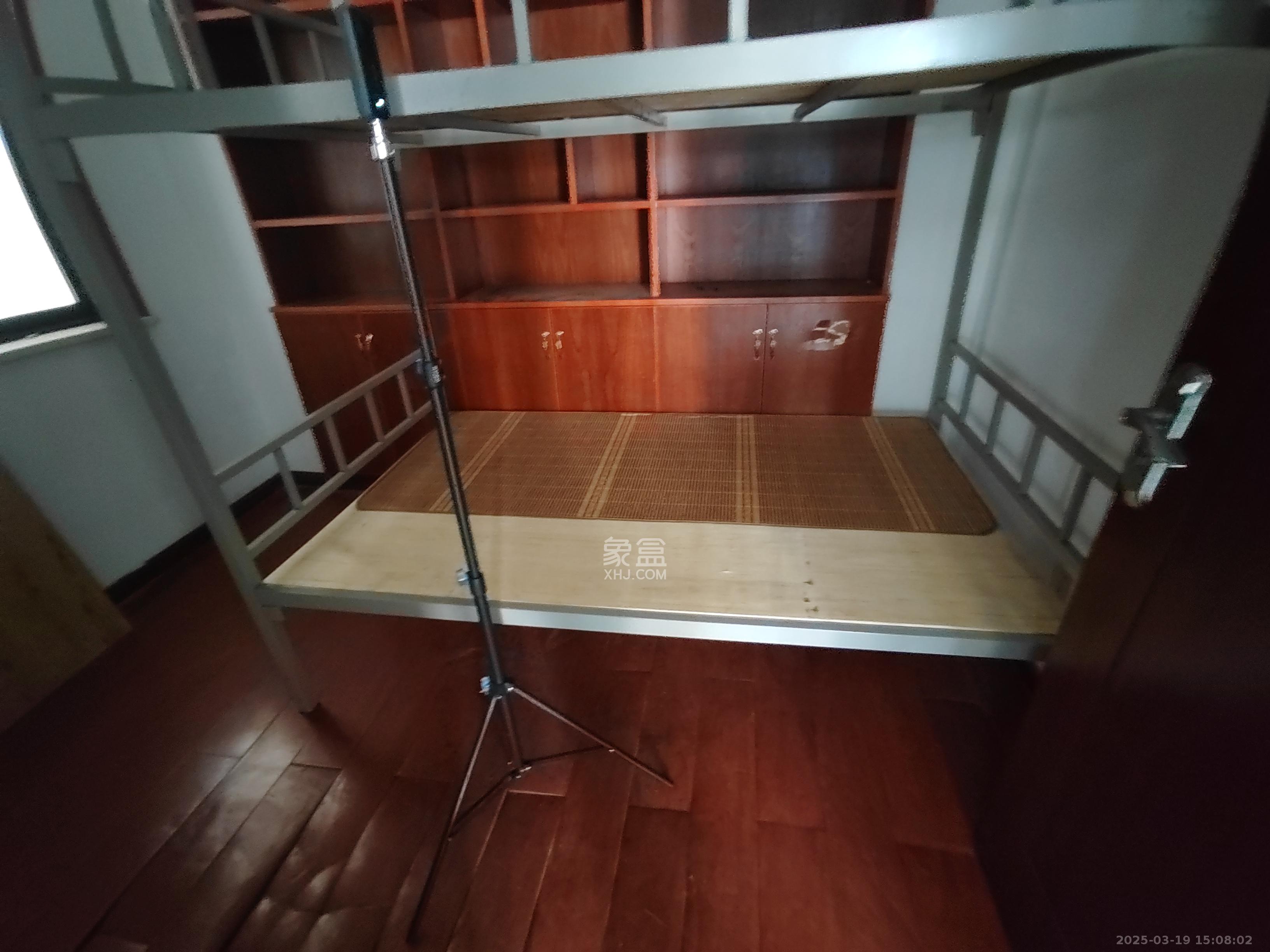 绿地中央广场  3室2厅1卫   2800.00元/月室内图