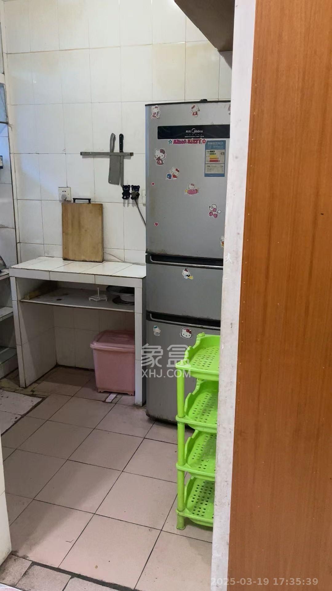 红花坡轻工设计院(轻安宿舍)  2室1厅1卫    1600.0元/月 红花坡轻工设计院(轻安宿舍)  2室1厅1卫    1600.0元/月室内图