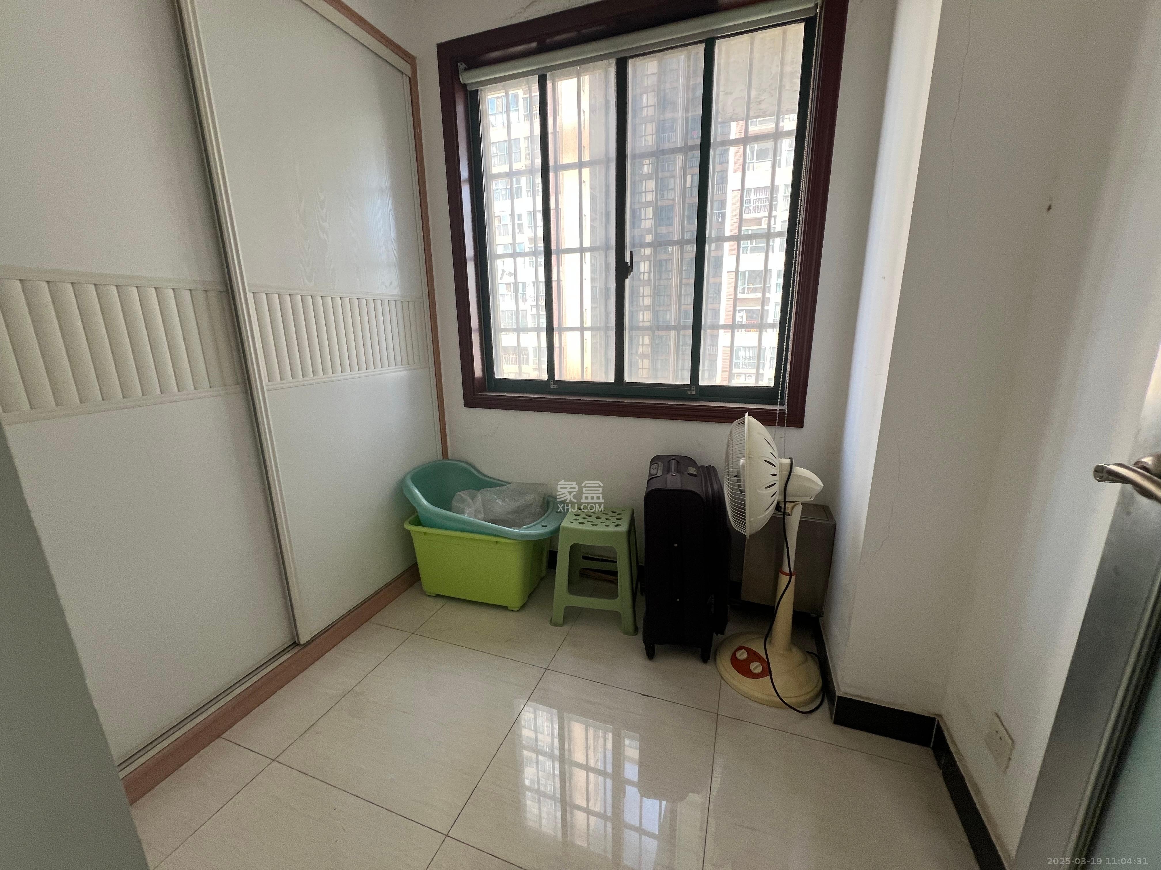 东来苑  4室2厅2卫   4200.00元/月室内图