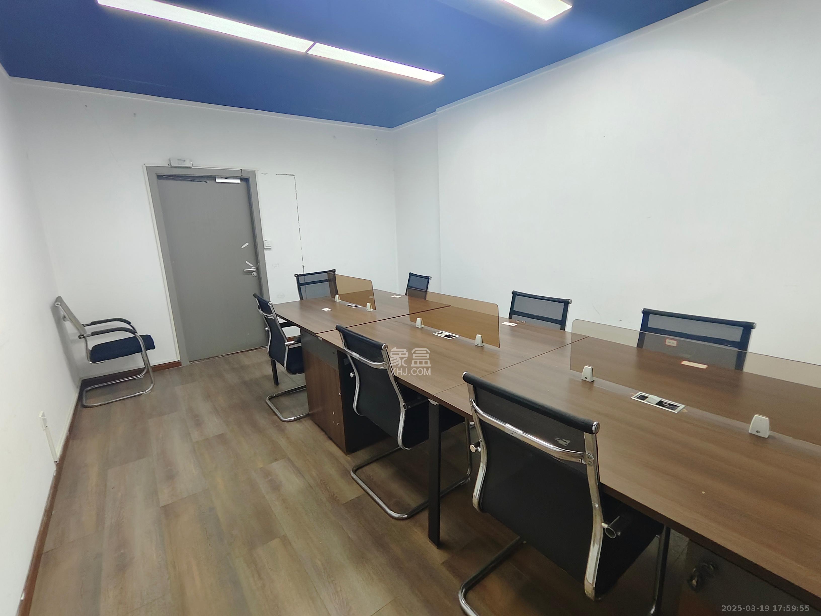 麓谷钰园（麓谷企业广场）   204.74㎡      9000.0元/月室内图