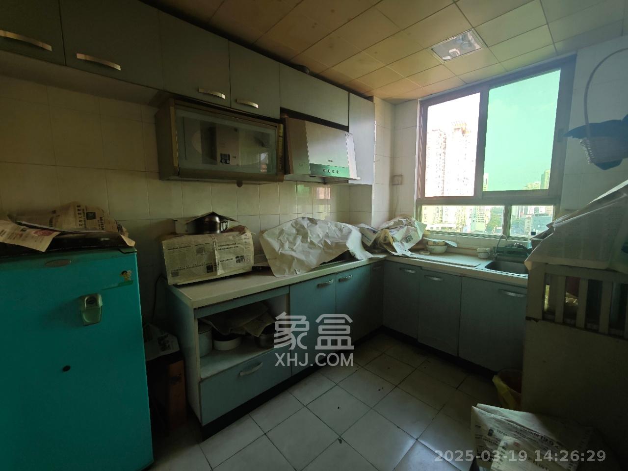 市一医院宿舍 3室1厅2卫 3500.0元/月 市一医院宿舍 3室1厅2卫 3500.0元/月室内图