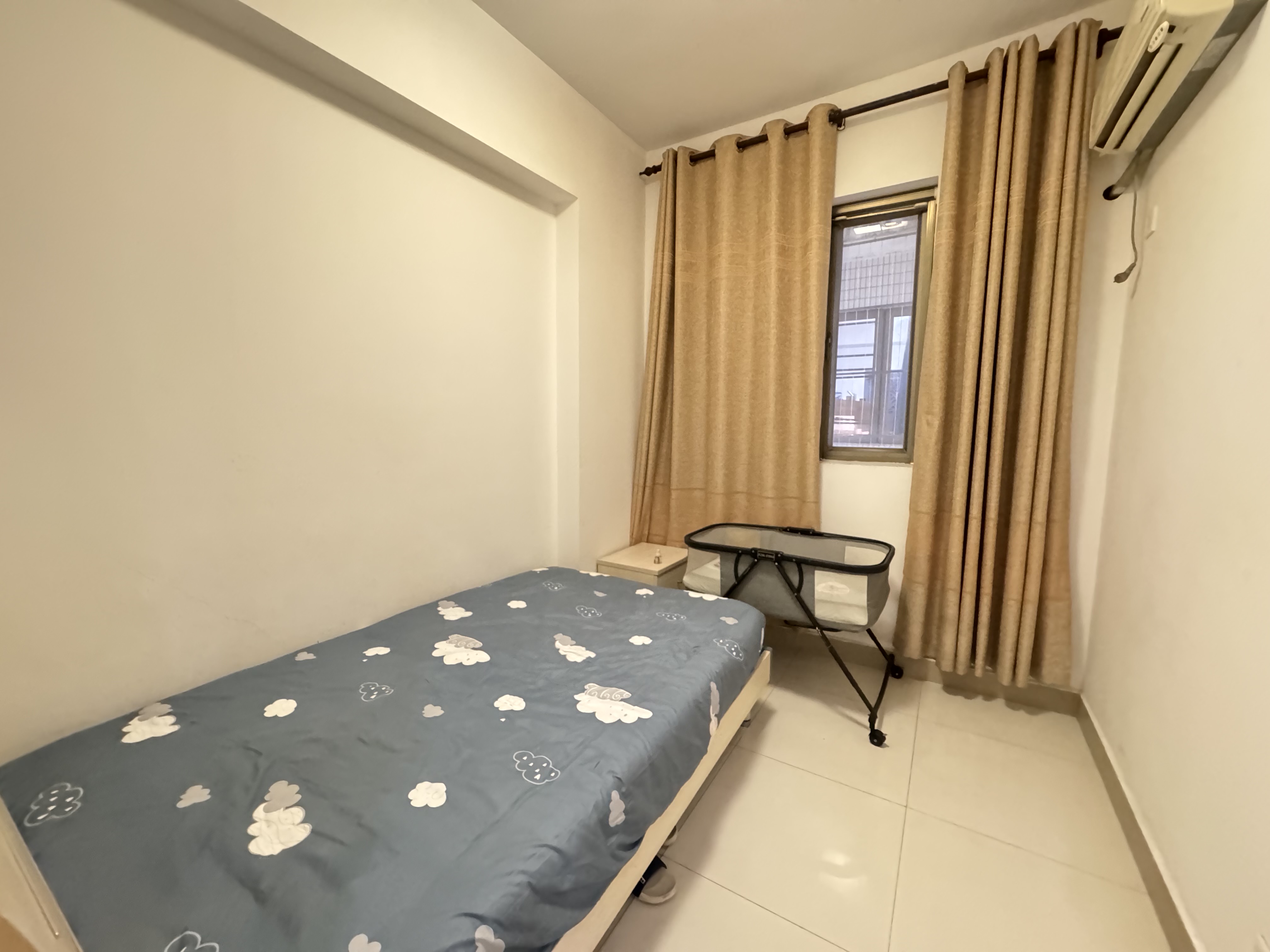 海岸壹号  4室2厅2卫    4700.0元/月 海岸壹号  4室2厅2卫    4700.0元/月室内图