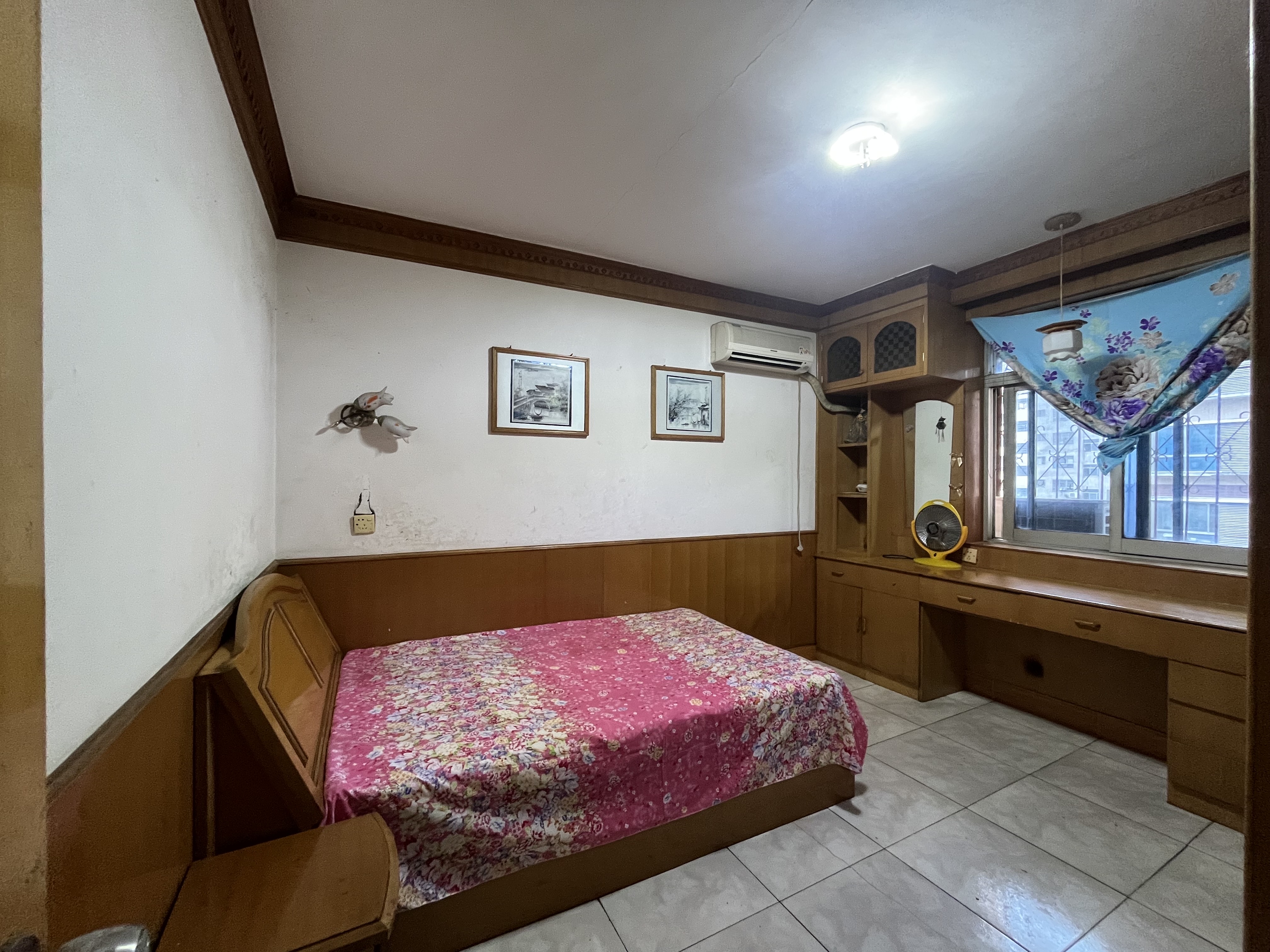 八一橡胶厂(长青中街) 3室2厅1卫 39.8万 八一橡胶厂(长青中街) 3室2厅1卫 39.8万客厅