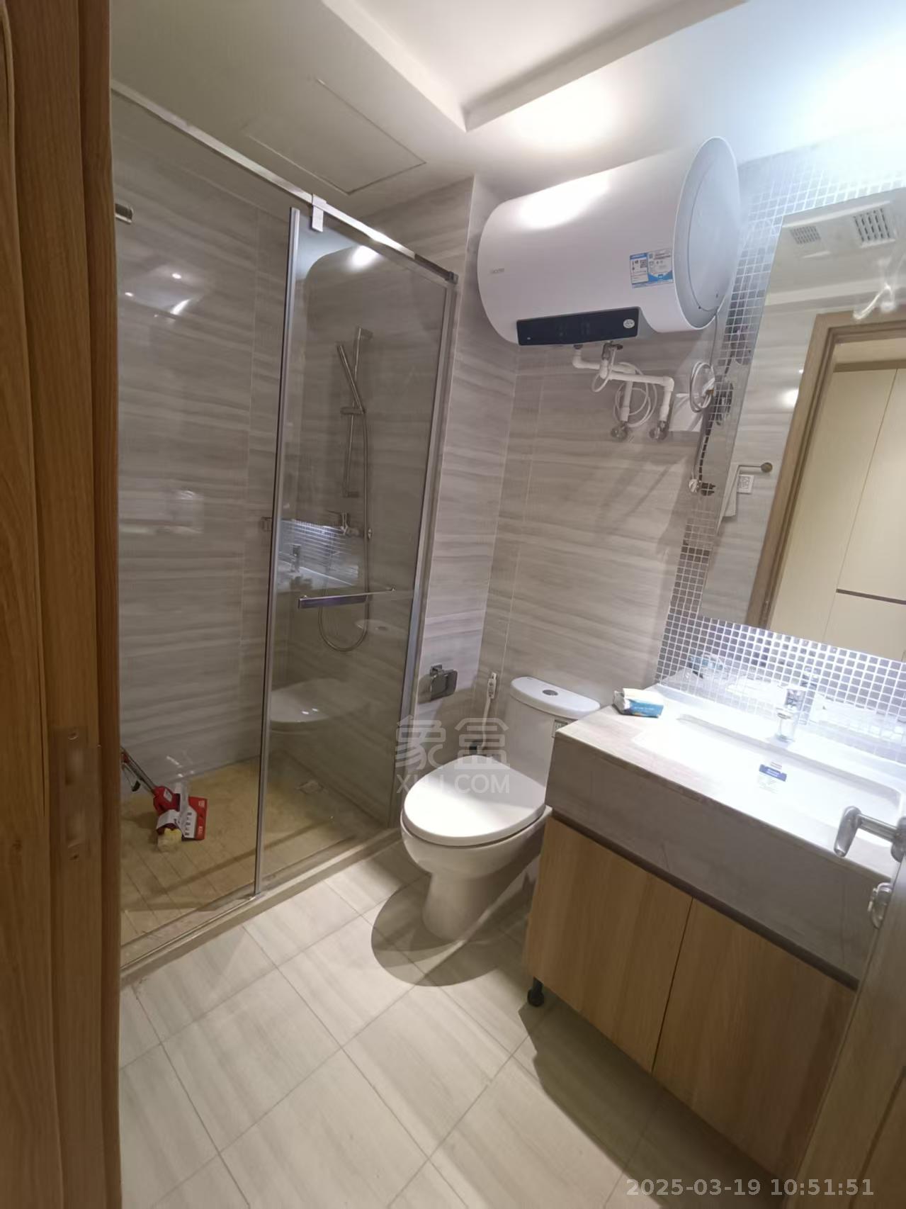 恒大华府 1室1厅1卫 1500.0元/月 恒大华府 1室1厅1卫 1500.0元/月室内图