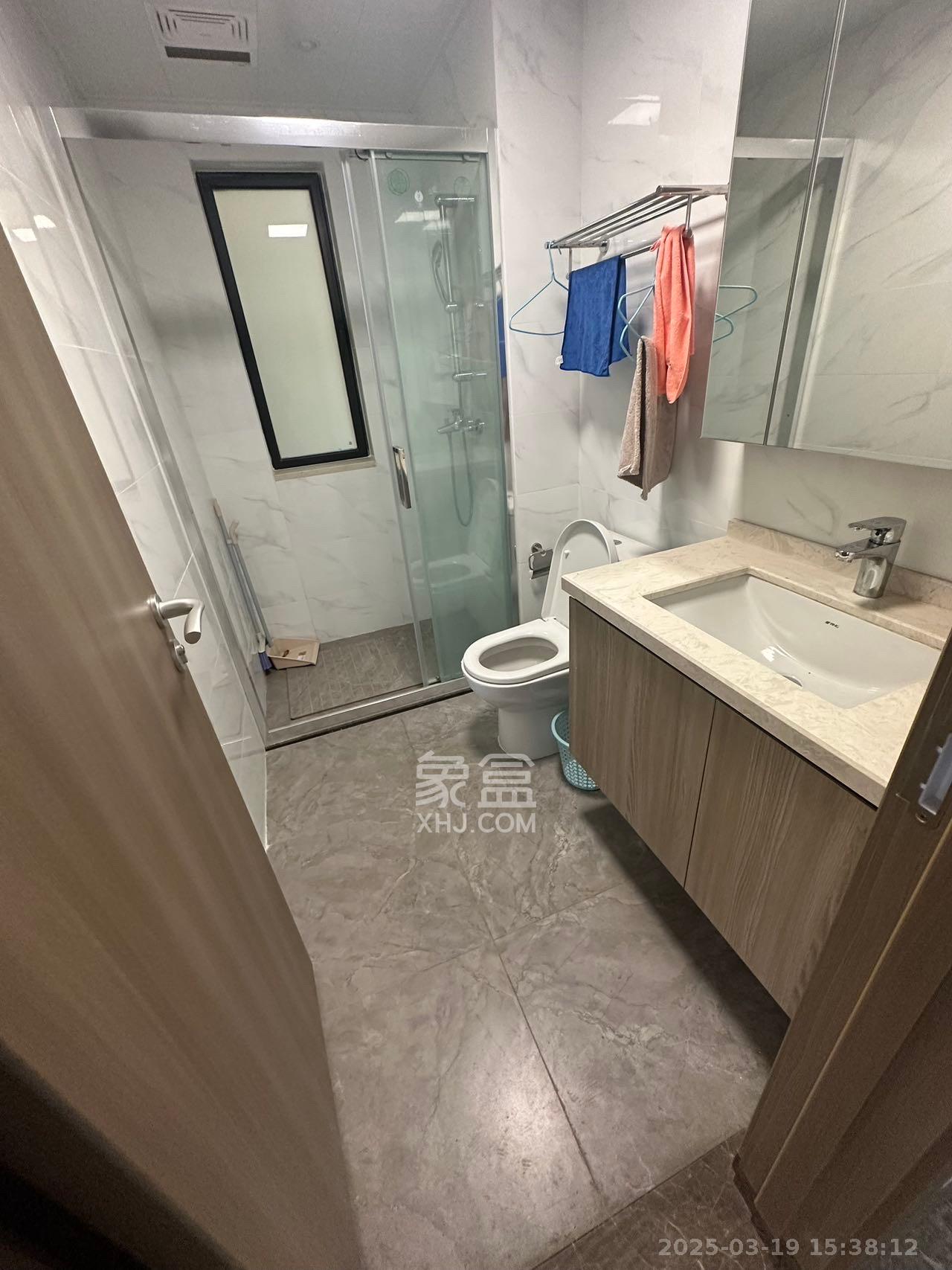 越秀亲爱里  3室2厅2卫   2600.00元/月室内图