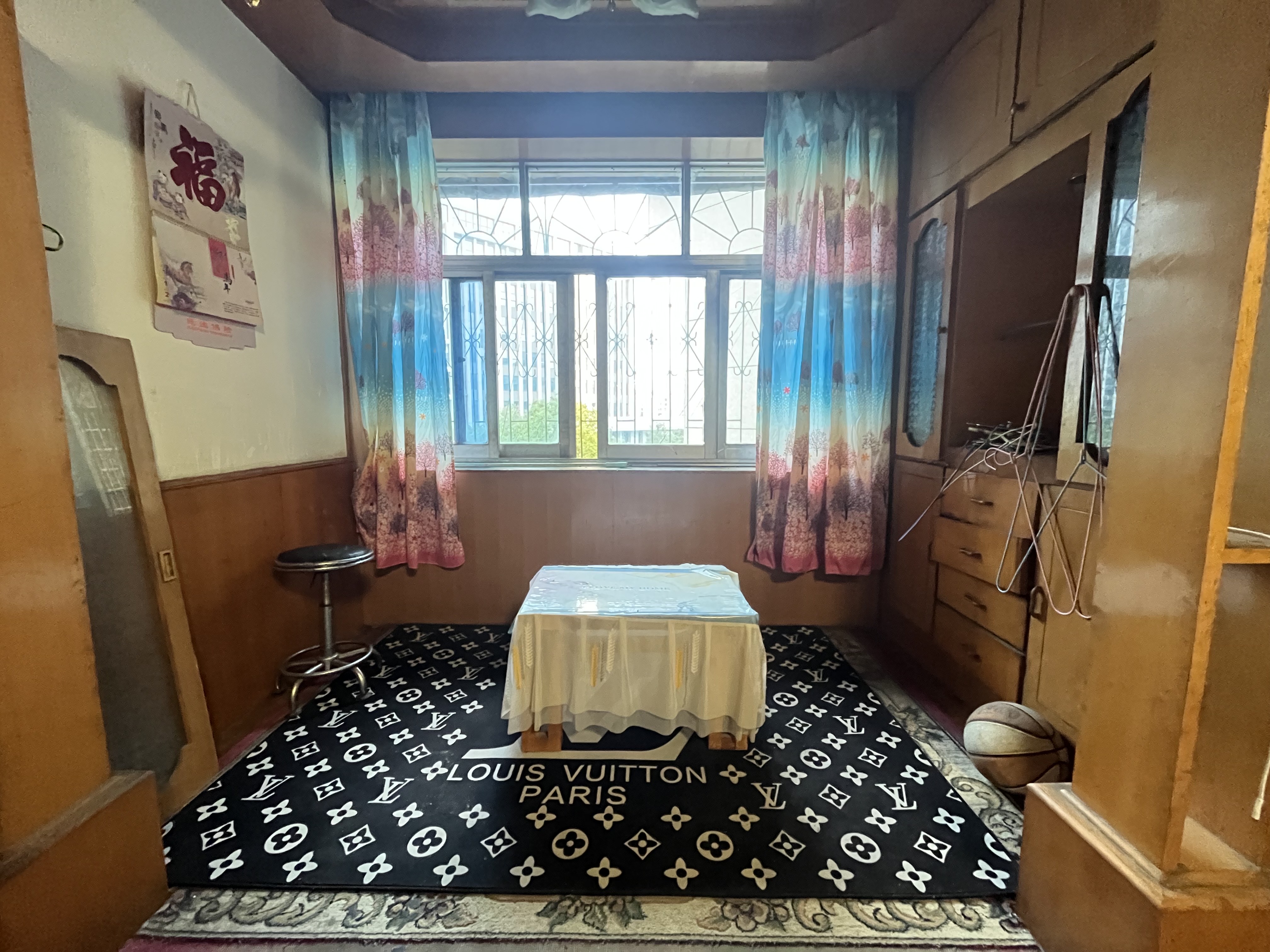 八一橡胶厂(长青中街) 3室2厅1卫 39.8万 八一橡胶厂(长青中街) 3室2厅1卫 39.8万客厅