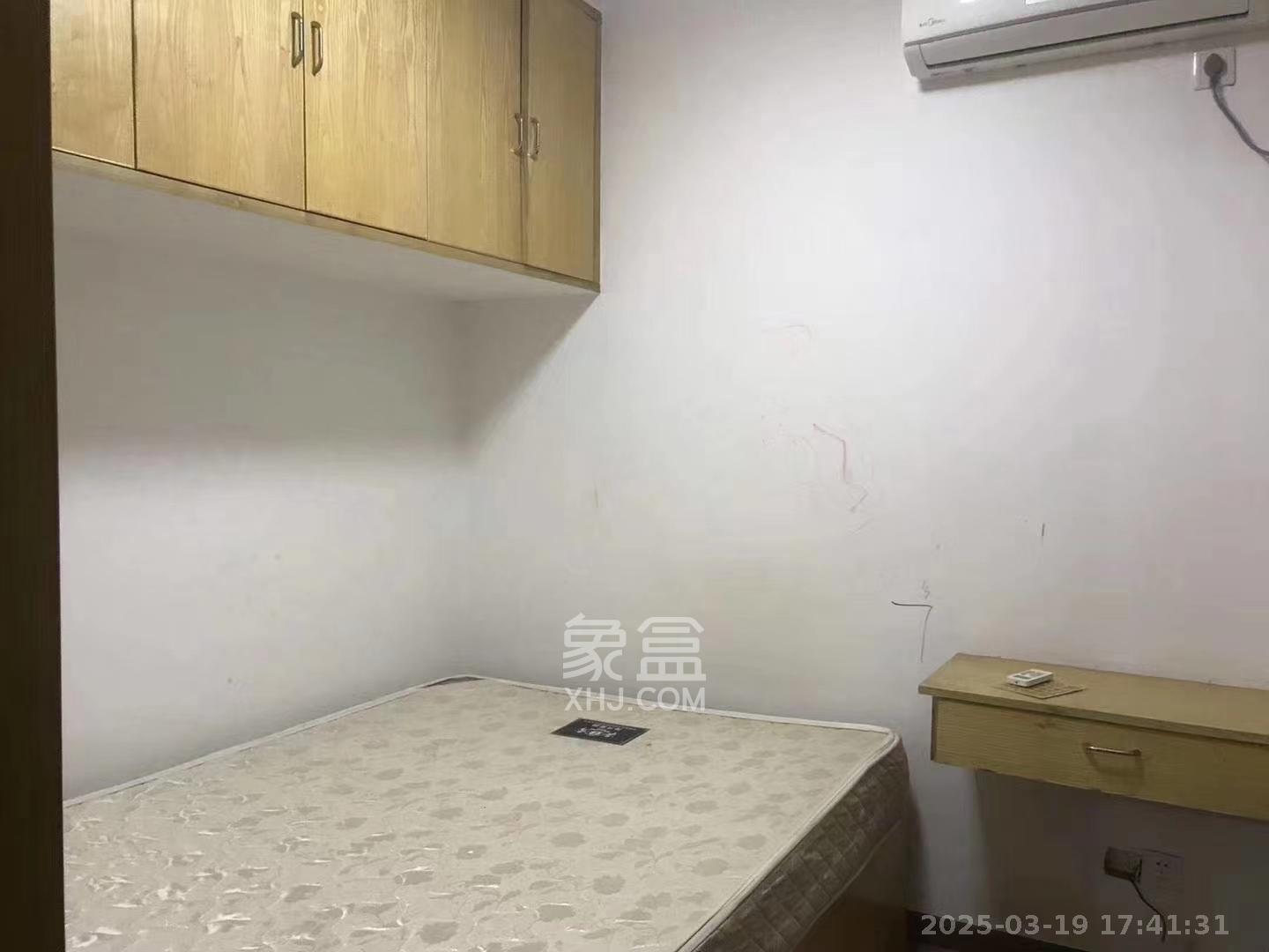 三一街區(qū)  3室2廳1衛(wèi)   1500.00元/月室內(nèi)圖