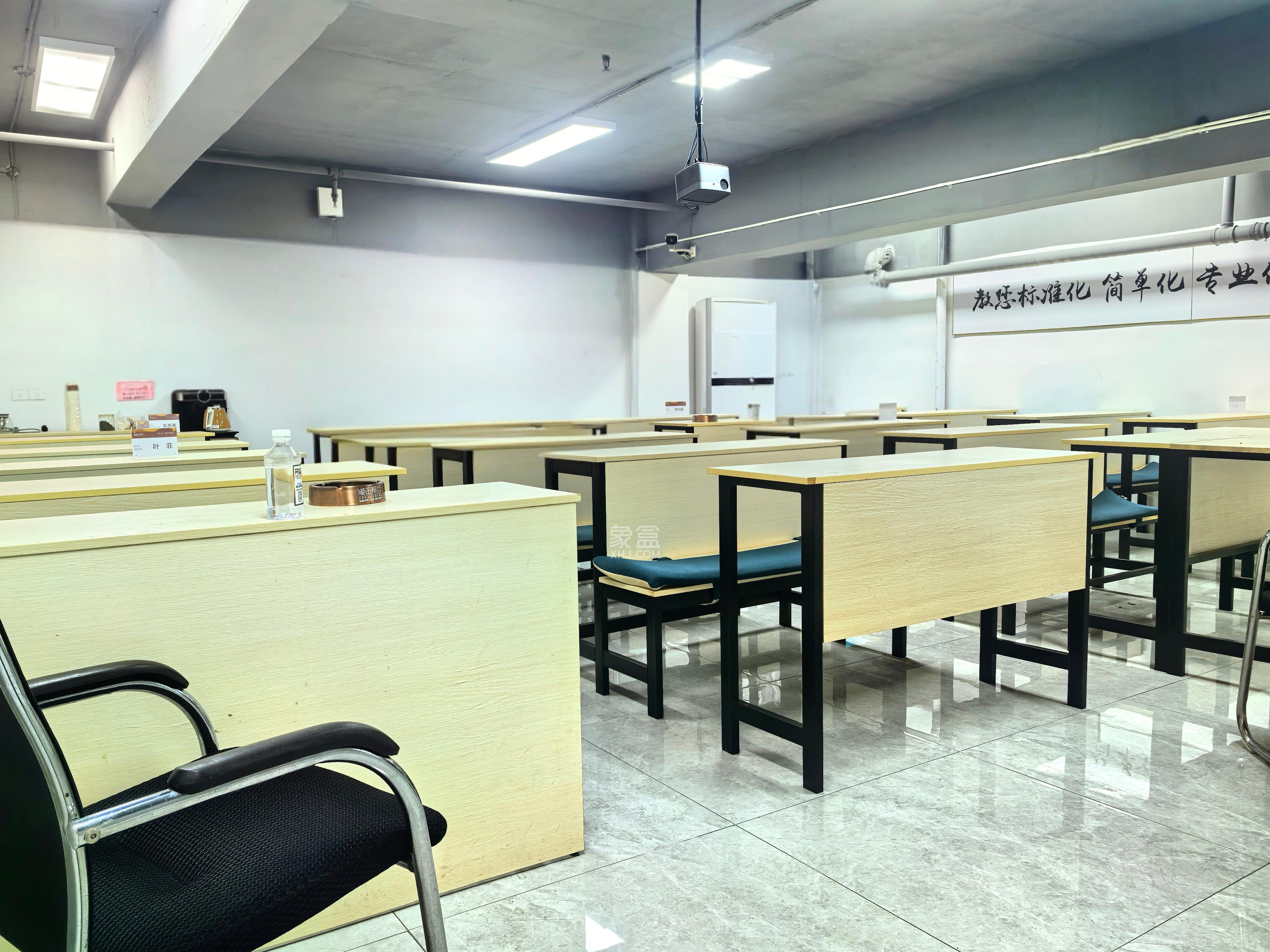 万科金域华府三四期   448.0㎡      18000.0元/月室内图