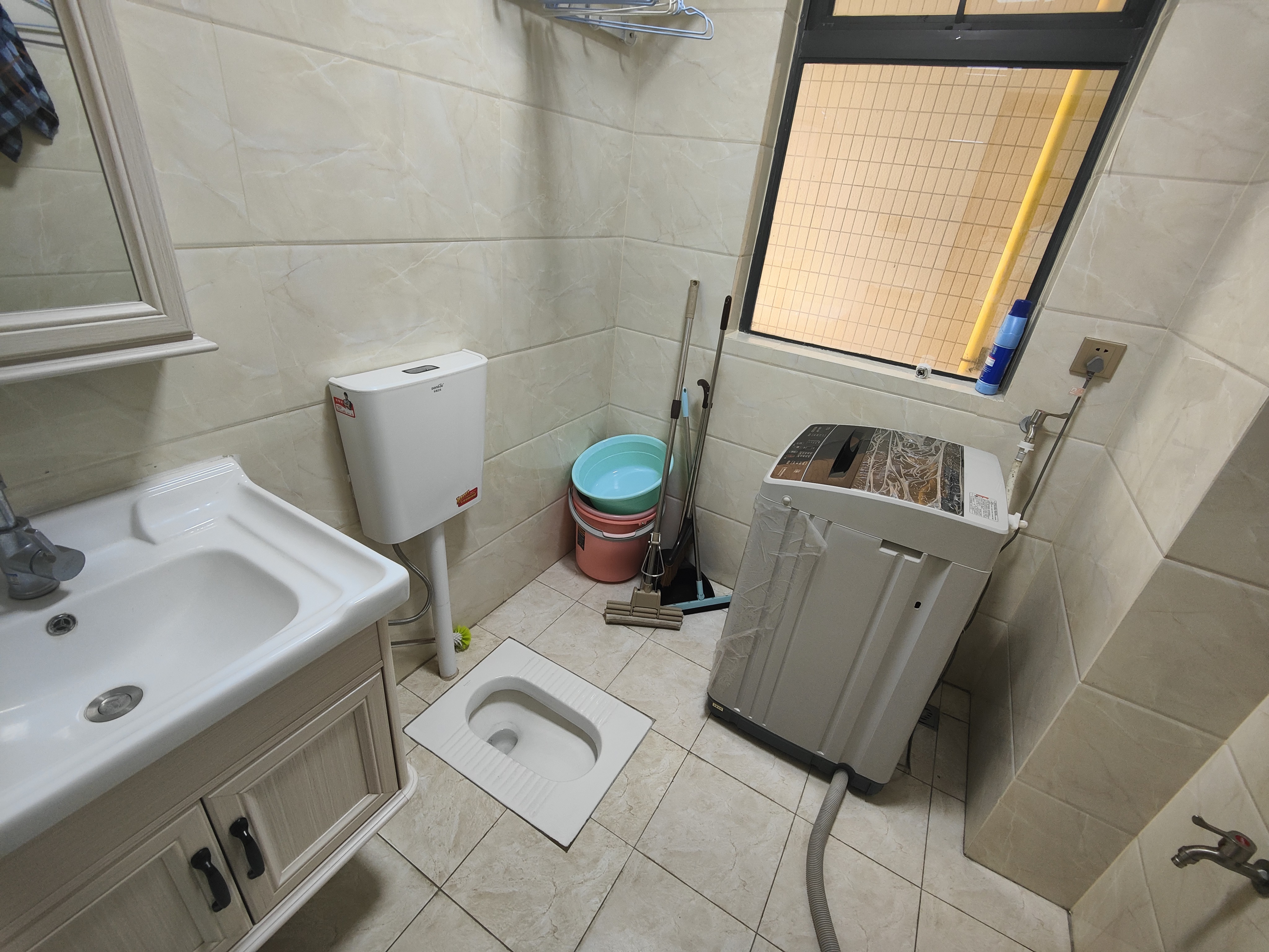 金龙城市广场一期 2室1厅2卫 3800.0元/月 金龙城市广场一期 2室1厅2卫 3800.0元/月室内图