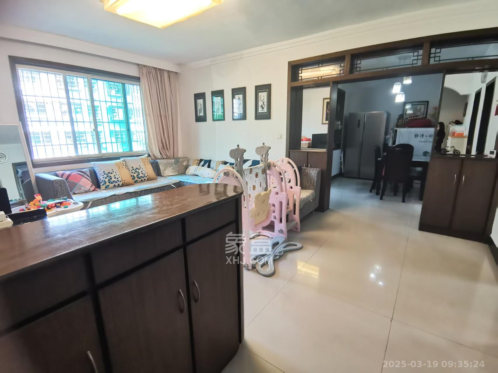 五一新村安置小区(永定社区、永兴社区、永祥社区) 3室2厅1卫 2800.0元/月 五一新村安置小区(永定社区、永兴社区、永祥社区) 3室2厅1卫 2800.0元/月室内图