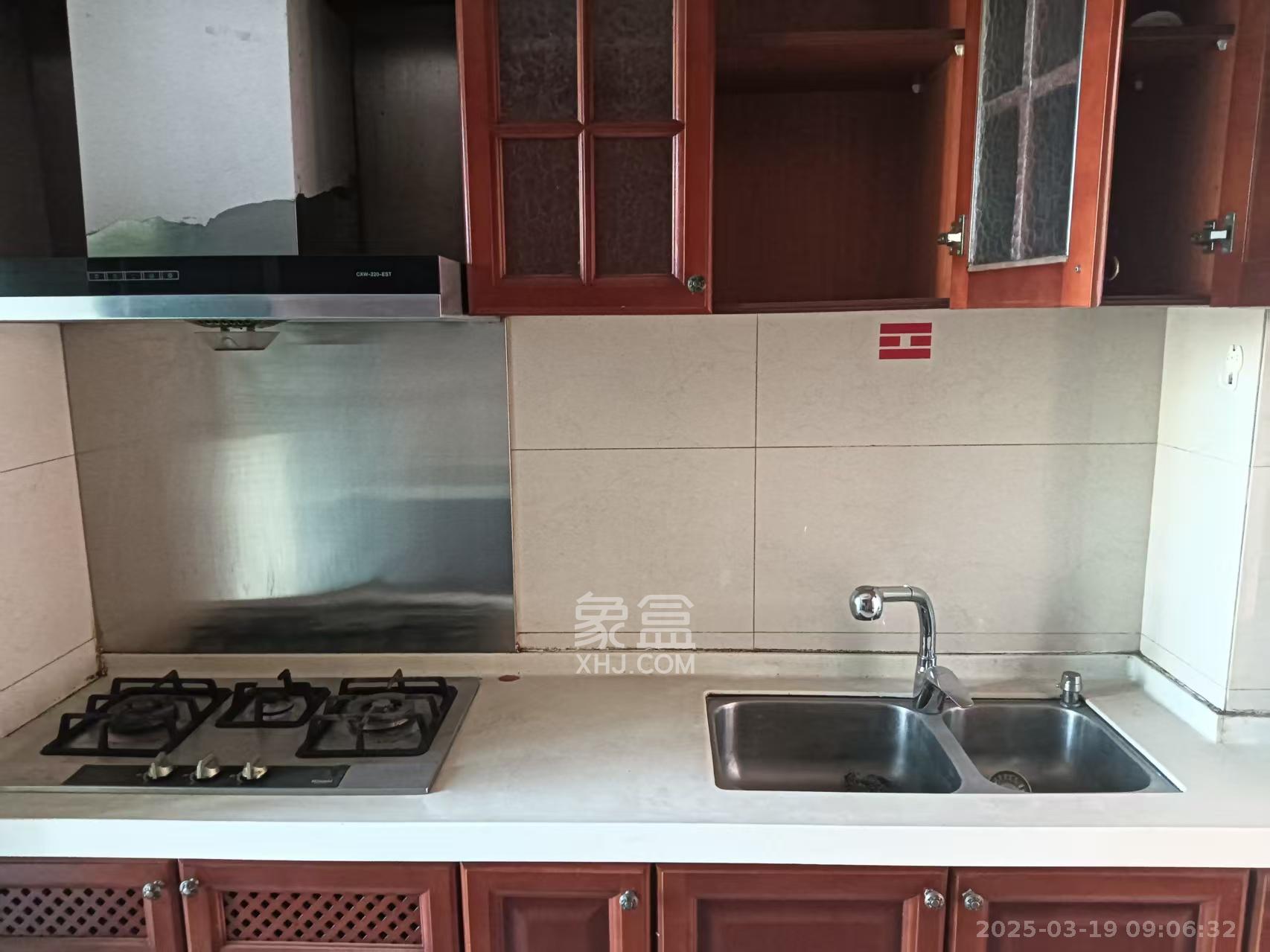 恒大雅苑 4室2厅1卫 5000.0元/月 恒大雅苑 4室2厅1卫 5000.0元/月室内图