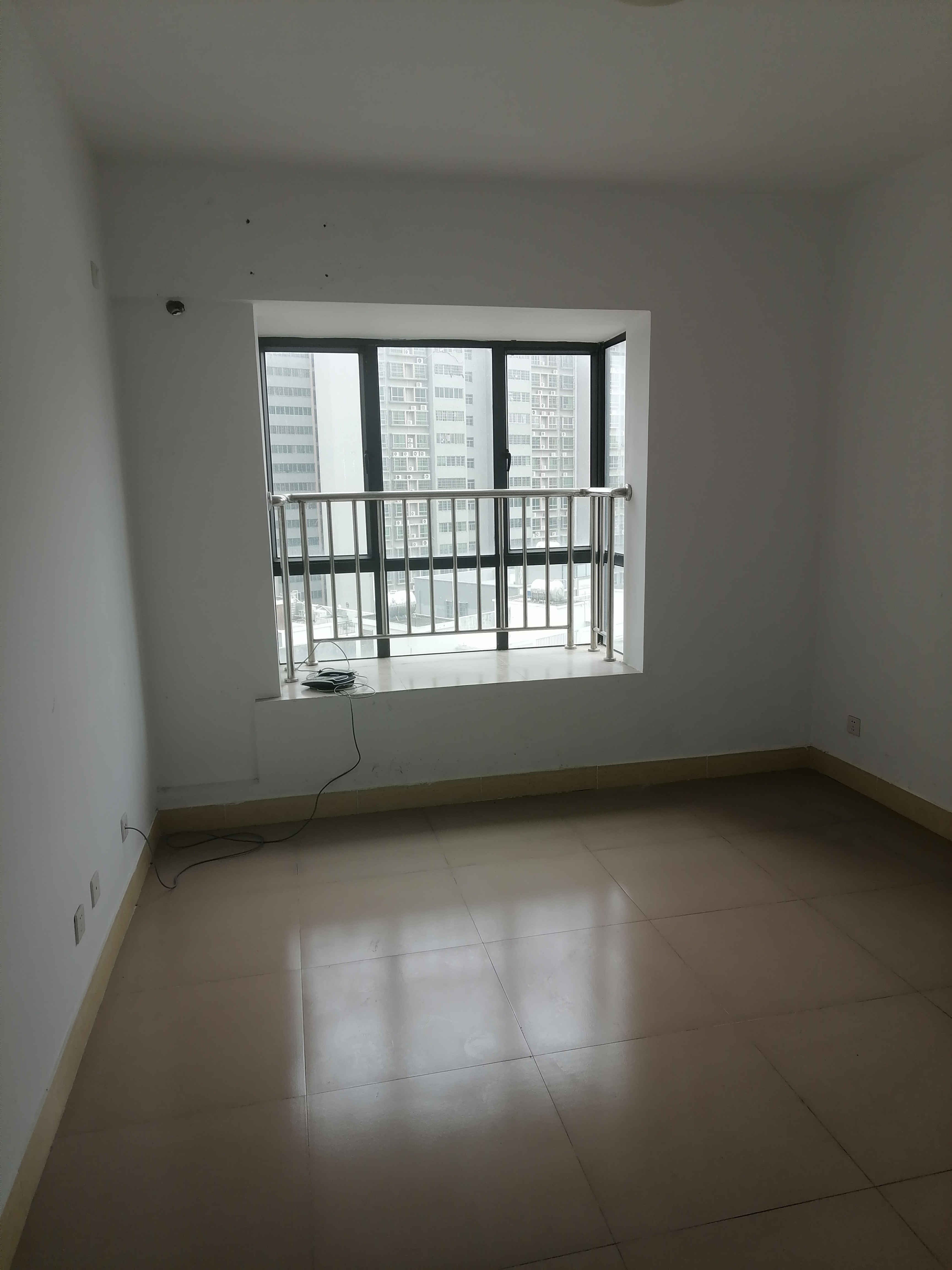 红城湖延长线(别名:滨江华庭) 3室2厅2卫 2300.0元/月 红城湖延长线(别名:滨江华庭) 3室2厅2卫 2300.0元/月室内图