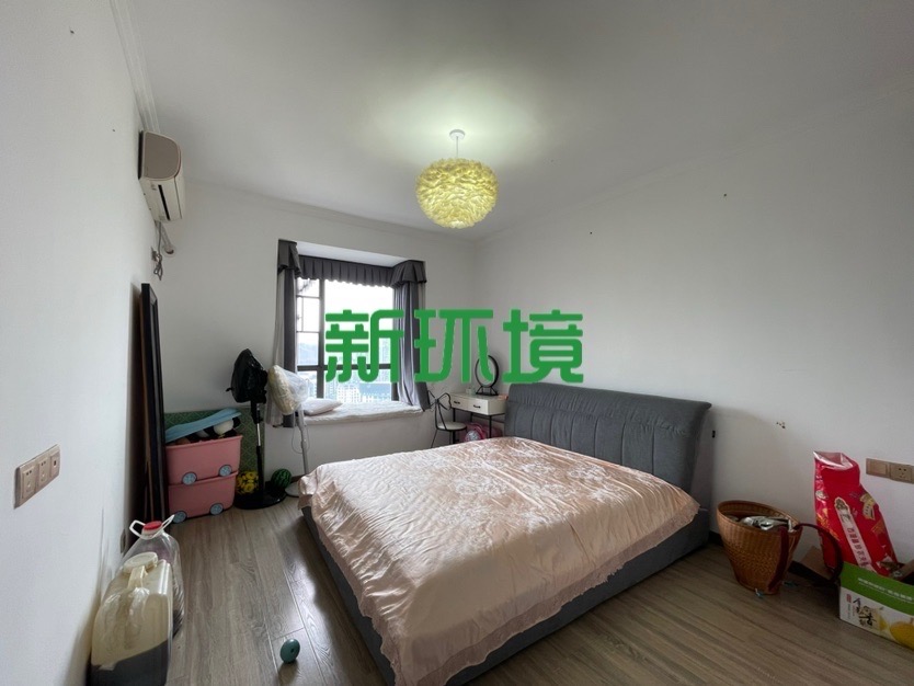 韦斯特城市花园  4室2厅2卫   99.80万卧室