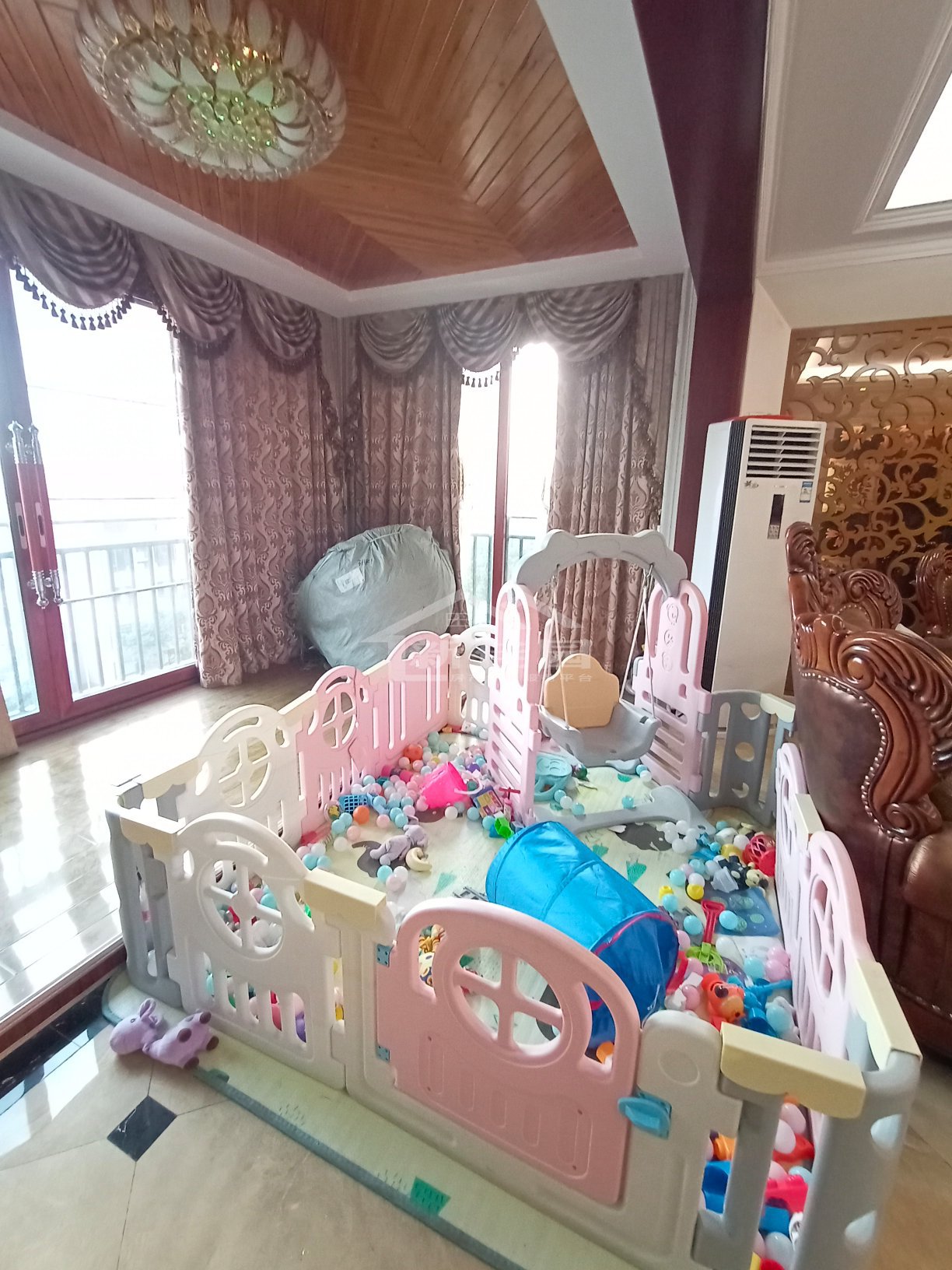 鑫成君泰 4室2厅2卫 3000.0元/月 鑫成君泰 4室2厅2卫 3000.0元/月室内图