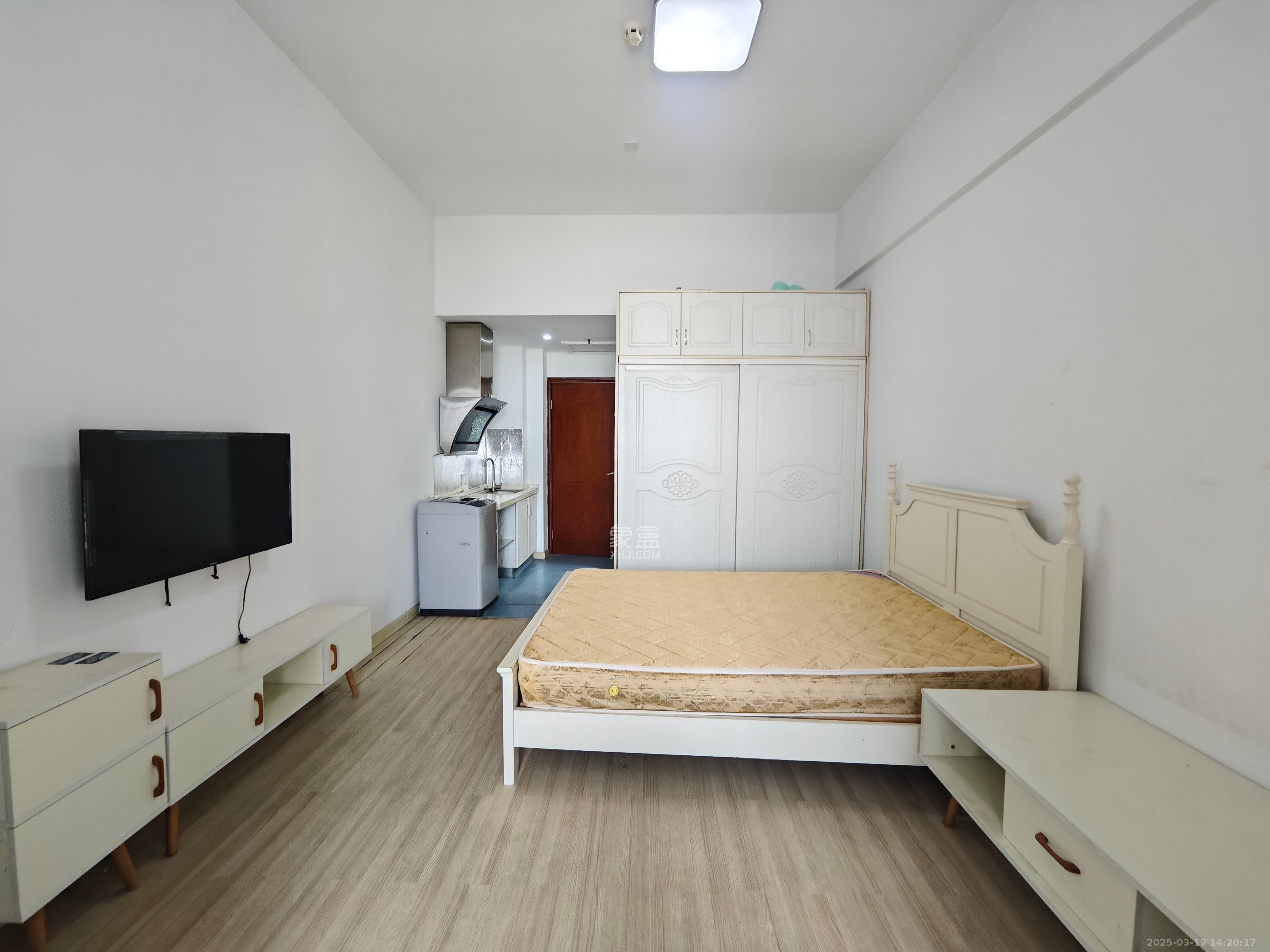 塞纳公馆  1室1厅1卫   1300.00元/月室内图