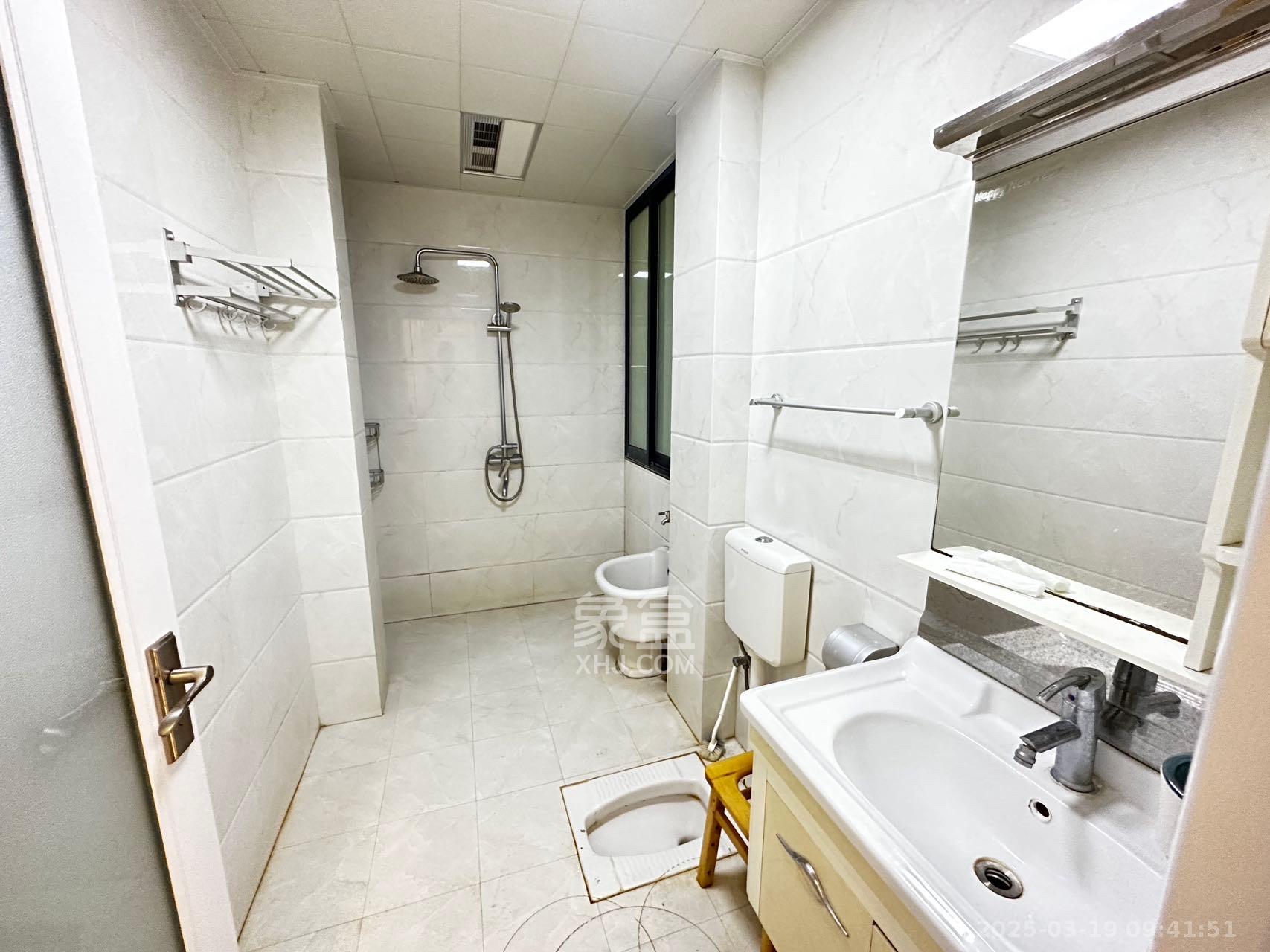 东方名苑臻锦园 2室2厅1卫 54.8万 东方名苑臻锦园 2室2厅1卫 54.8万客厅