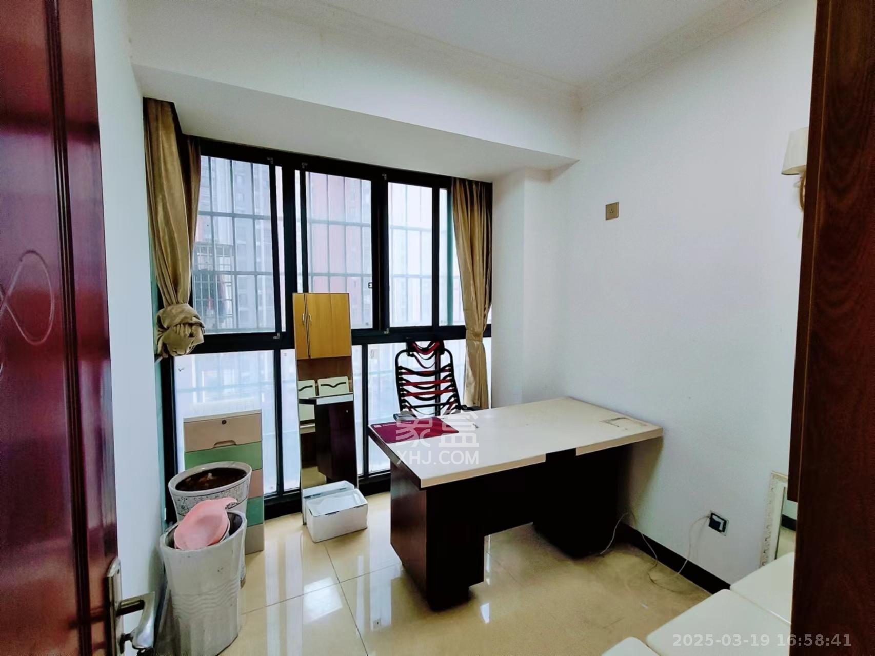 印山蓝色海岸 3室2厅1卫 1700.0元/月 印山蓝色海岸 3室2厅1卫 1700.0元/月室内图