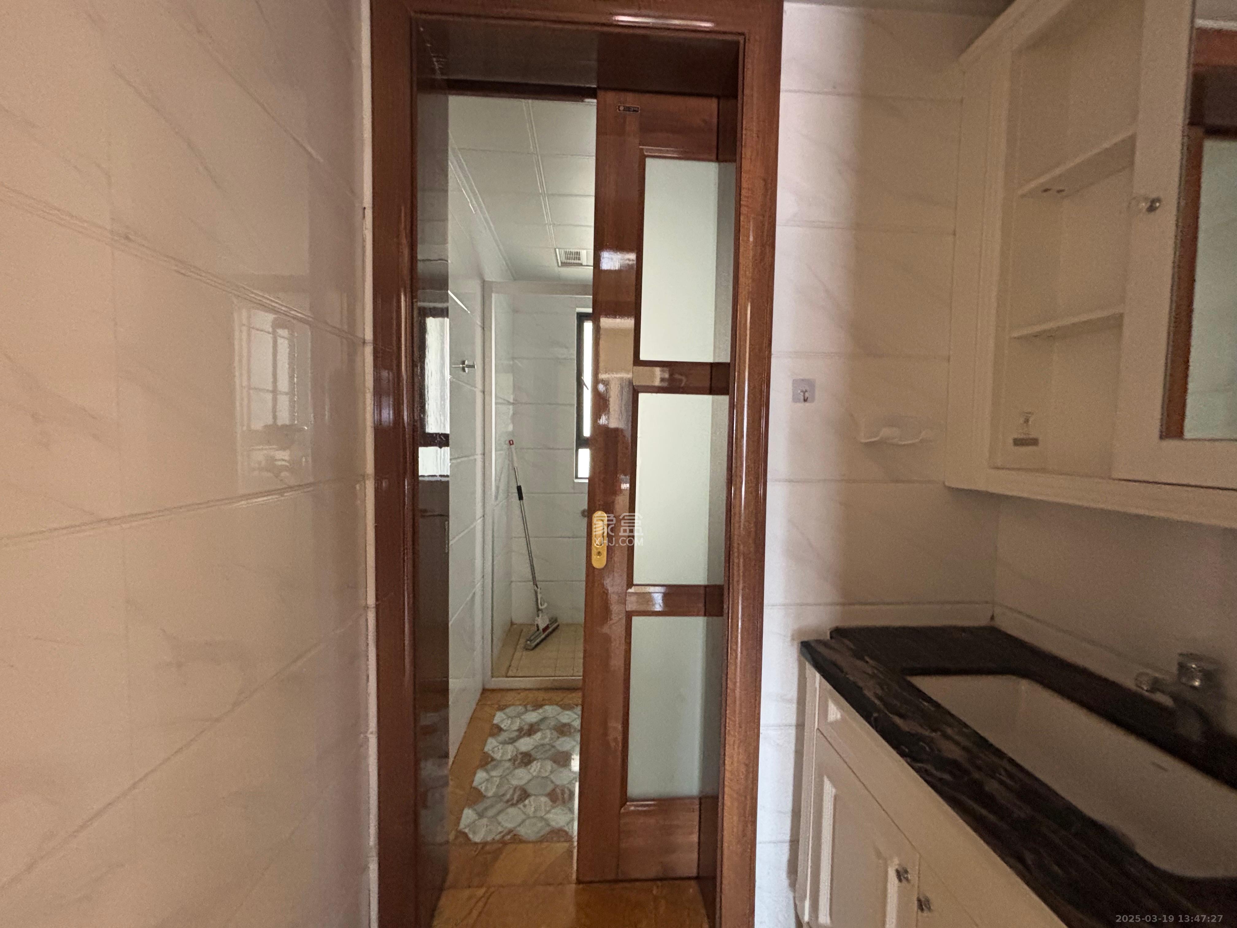 碧桂园南城首府(东宸林海)  4室2厅2卫    3300.0元/月 碧桂园南城首府(东宸林海)  4室2厅2卫    3300.0元/月室内图