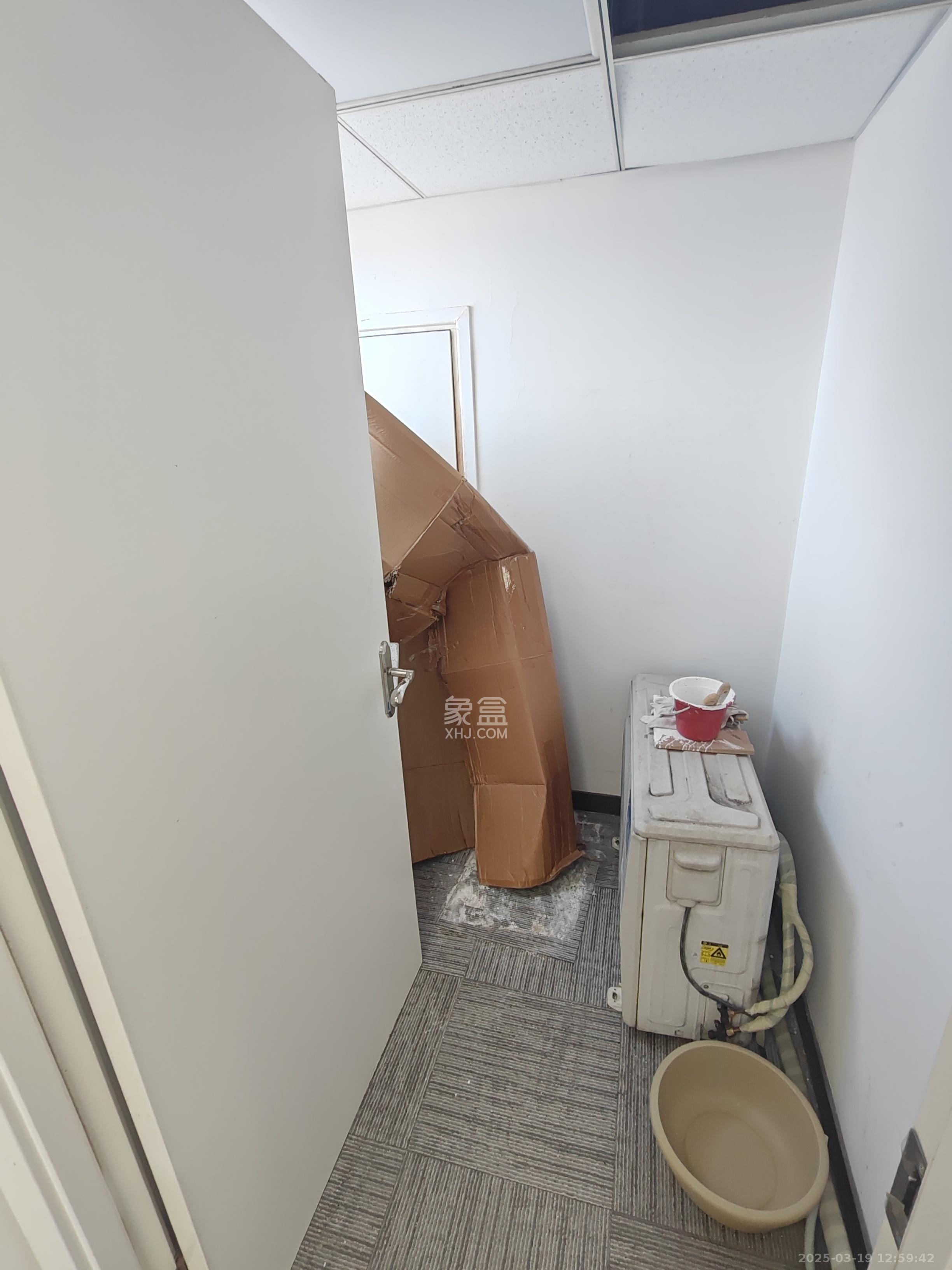 鸿运凯旋国际（科佳电脑城）  4室1厅1卫   10000.00元/月室内图