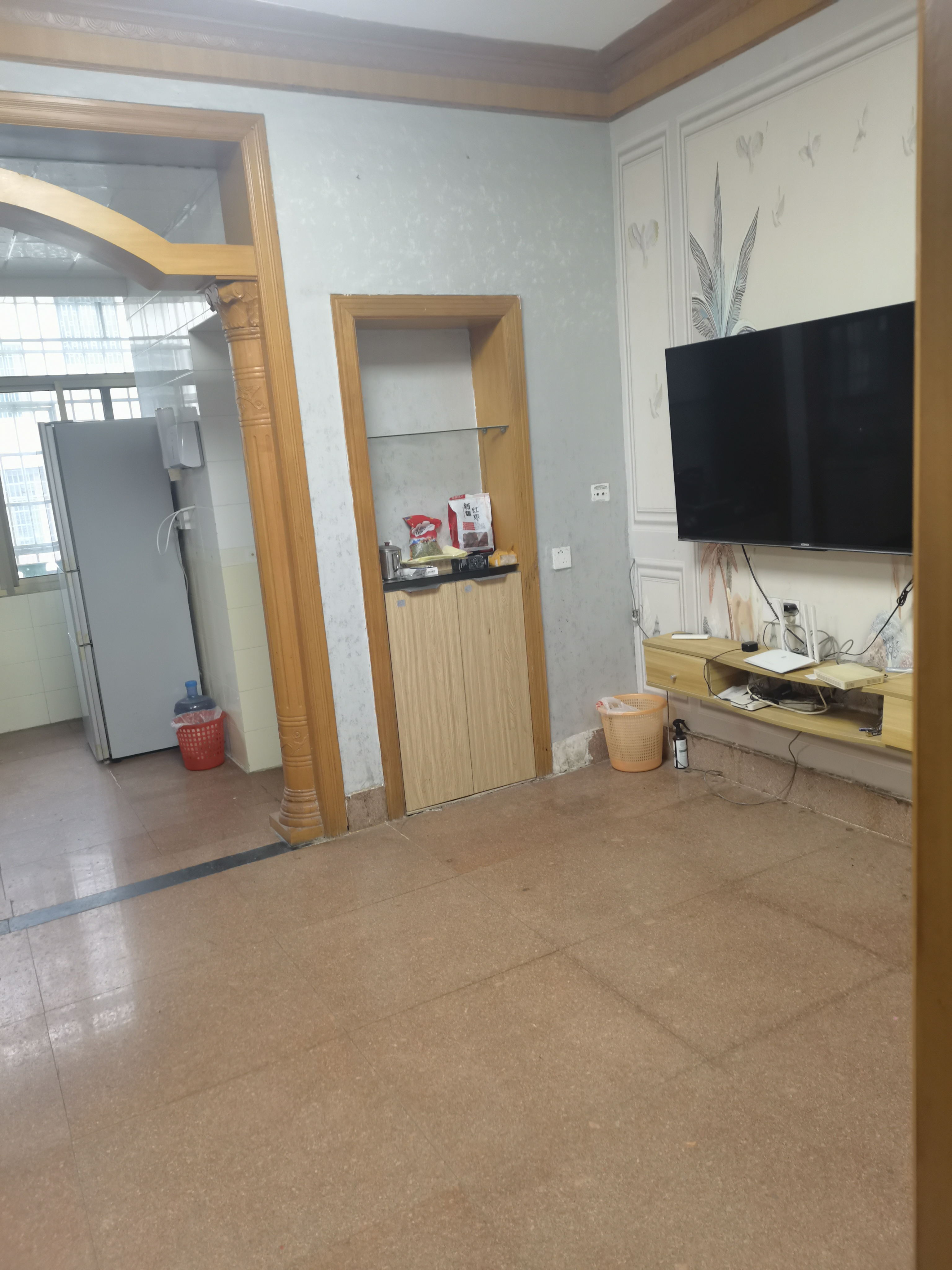 市人大政协机关大院住宅区（老市委）  4室2厅2卫   55.00万客厅