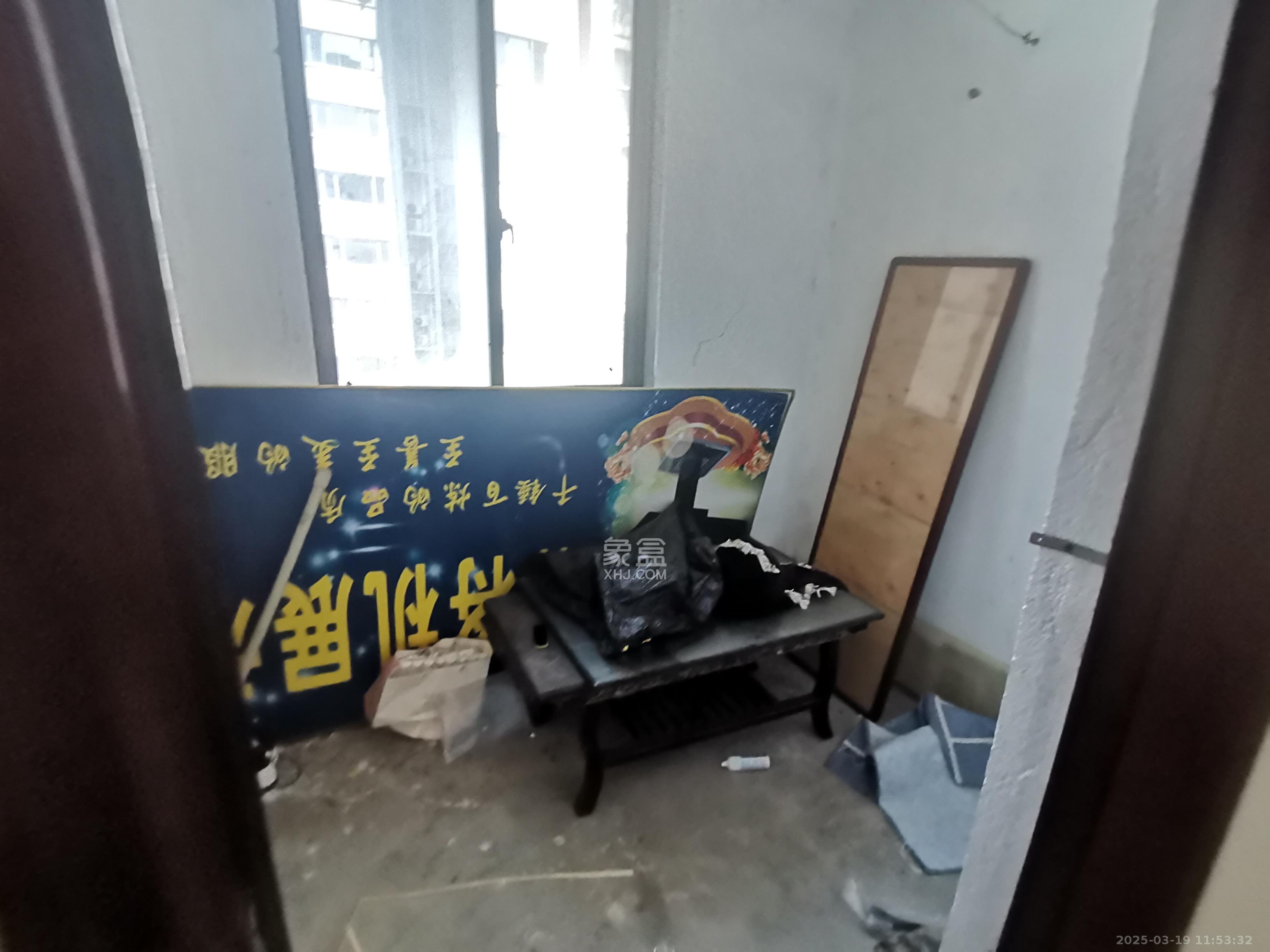 江河东澜湾 4室2厅2卫 3200.0元/月 江河东澜湾 4室2厅2卫 3200.0元/月室内图