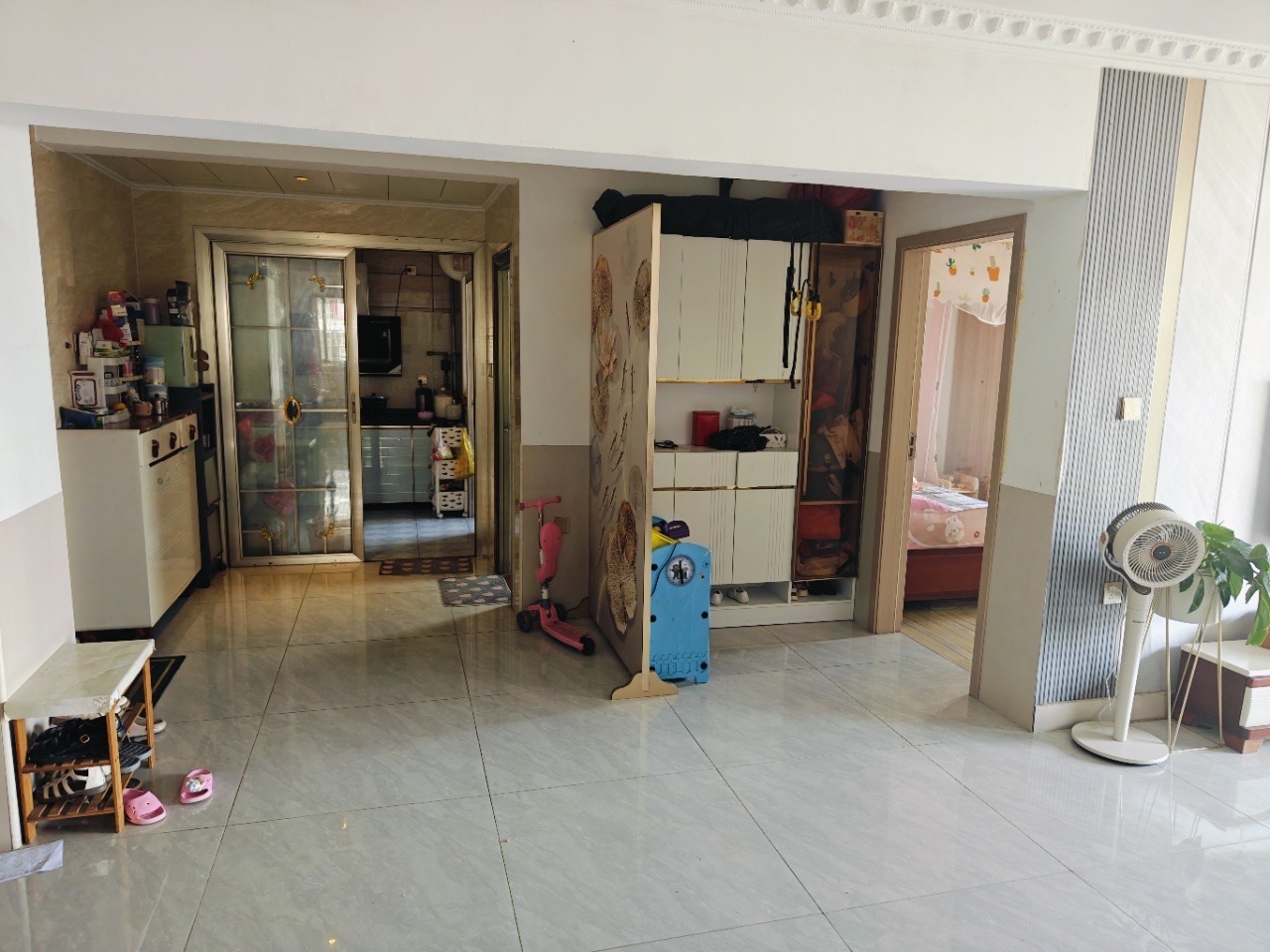 北方万银花园一期  3室2厅2卫    105.0万 北方万银花园一期  3室2厅2卫    105.0万客厅