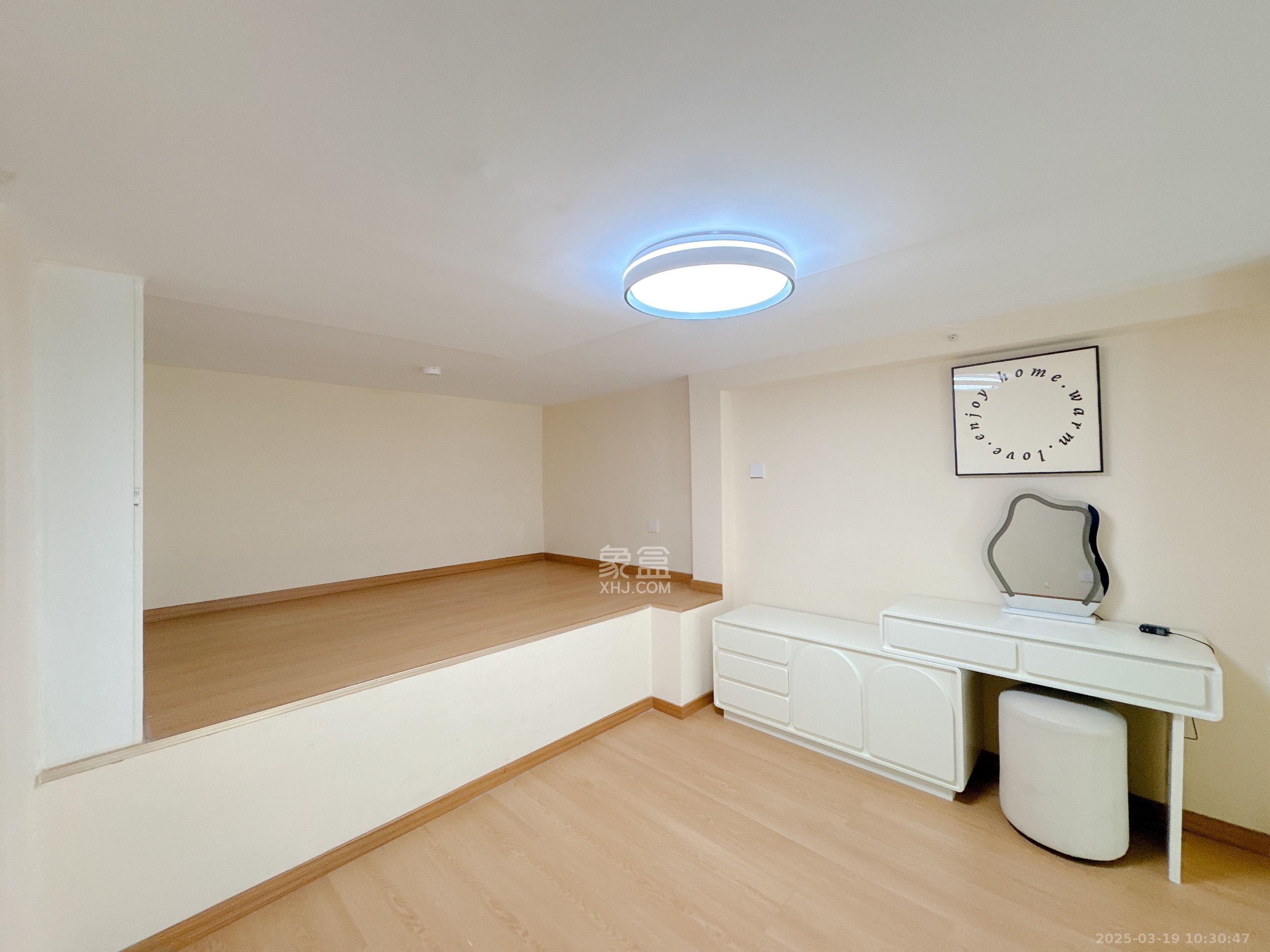 复地滨江金融中心  2室1厅1卫    2800.0元/月 复地滨江金融中心  2室1厅1卫    2800.0元/月室内图