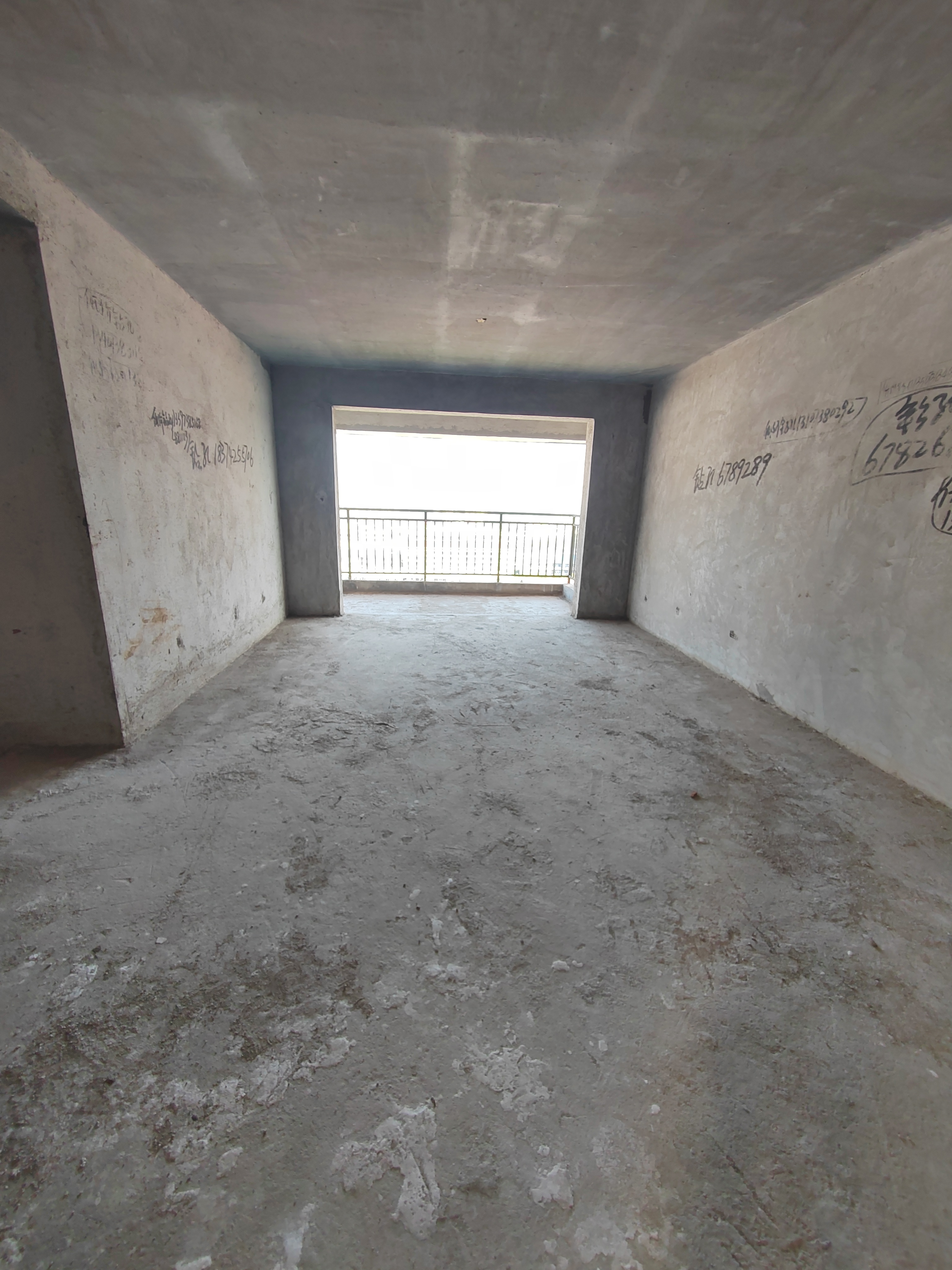 新概念  3室2厅2卫    59.8万 新概念  3室2厅2卫    59.8万客厅