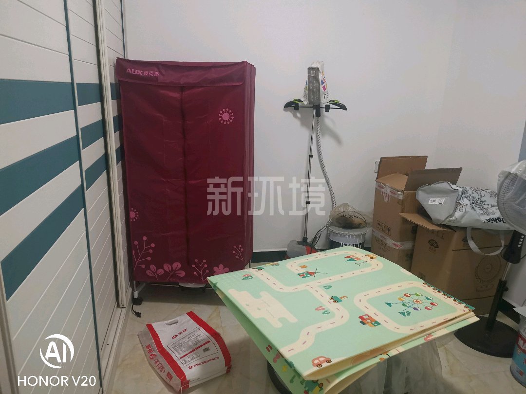 西溪美景  3室2厅2卫   80.00万客厅