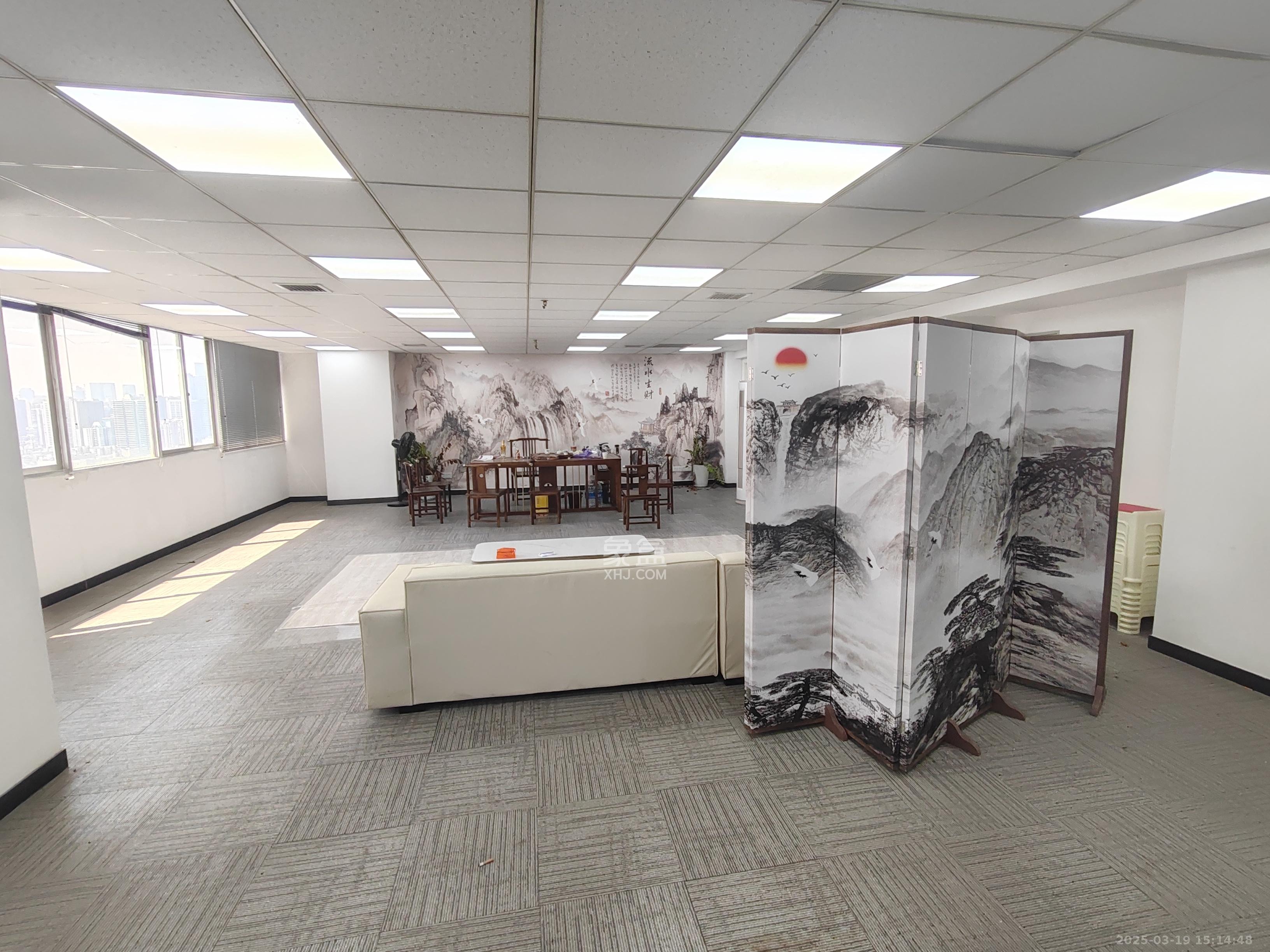 鸿运凯旋国际(科佳电脑城) 4室2厅1卫 10000.0元/月 鸿运凯旋国际(科佳电脑城) 4室2厅1卫 10000.0元/月室内图