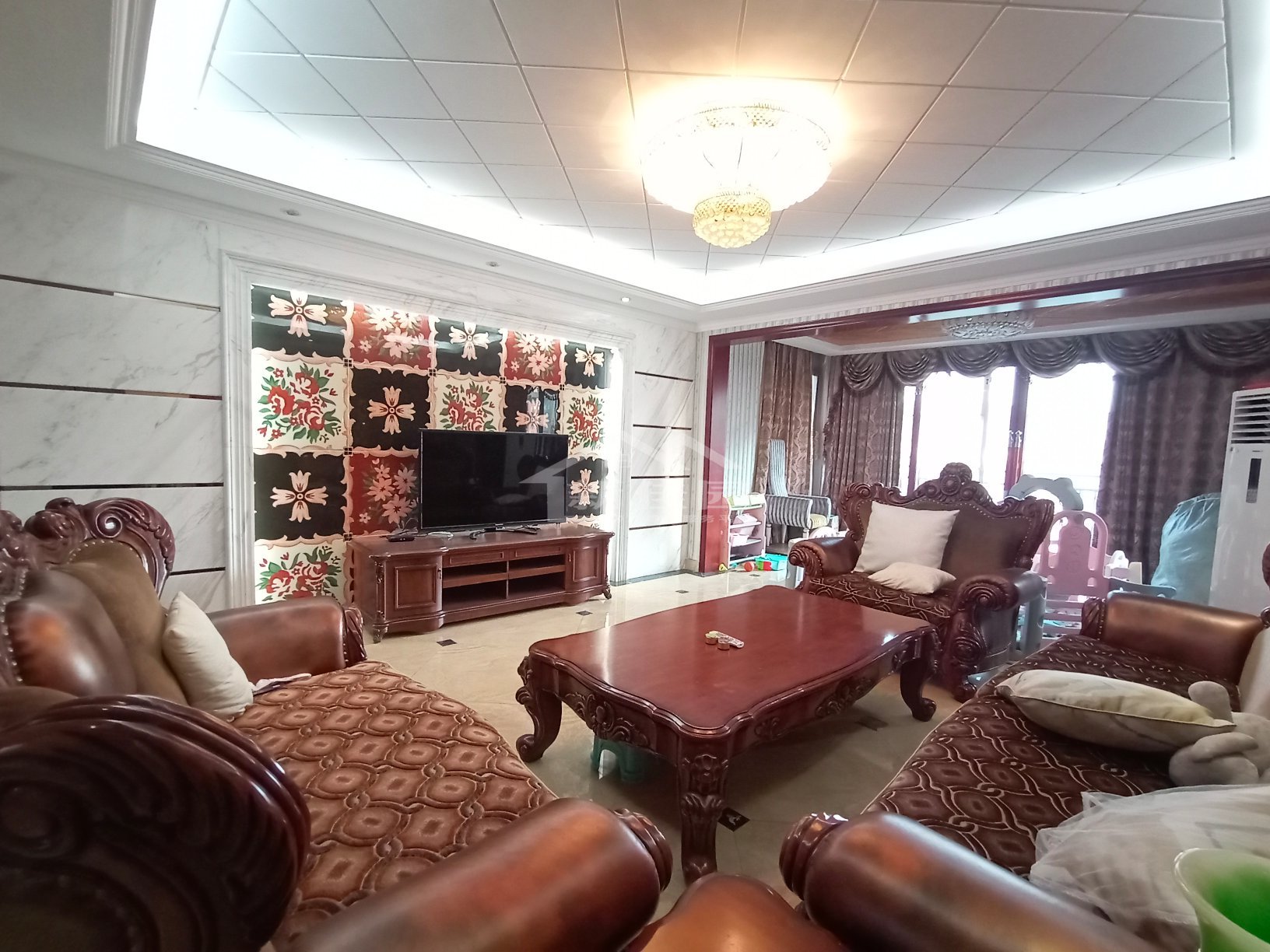 鑫成君泰 4室2厅2卫 3000.0元/月 鑫成君泰 4室2厅2卫 3000.0元/月室内图