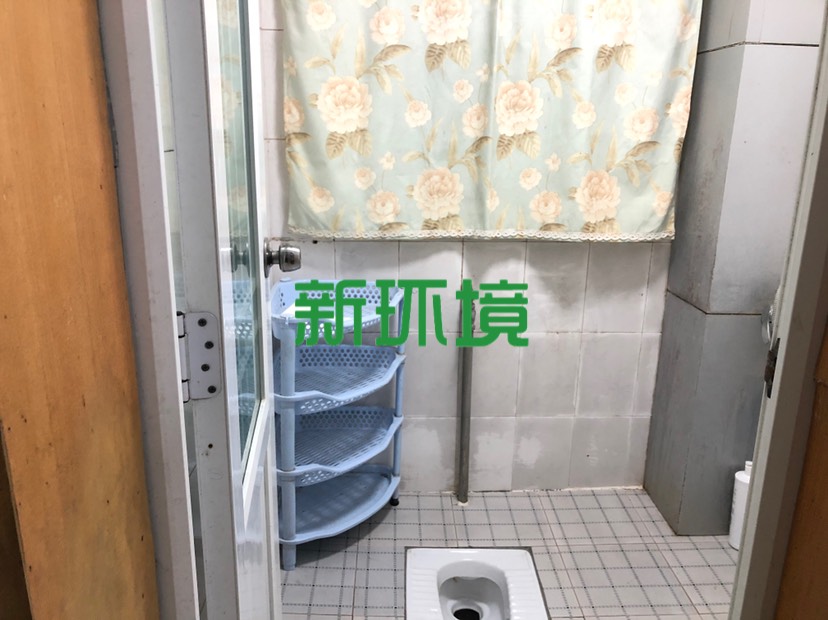 中国人保财险宿舍  4室2厅2卫   63.00万客厅