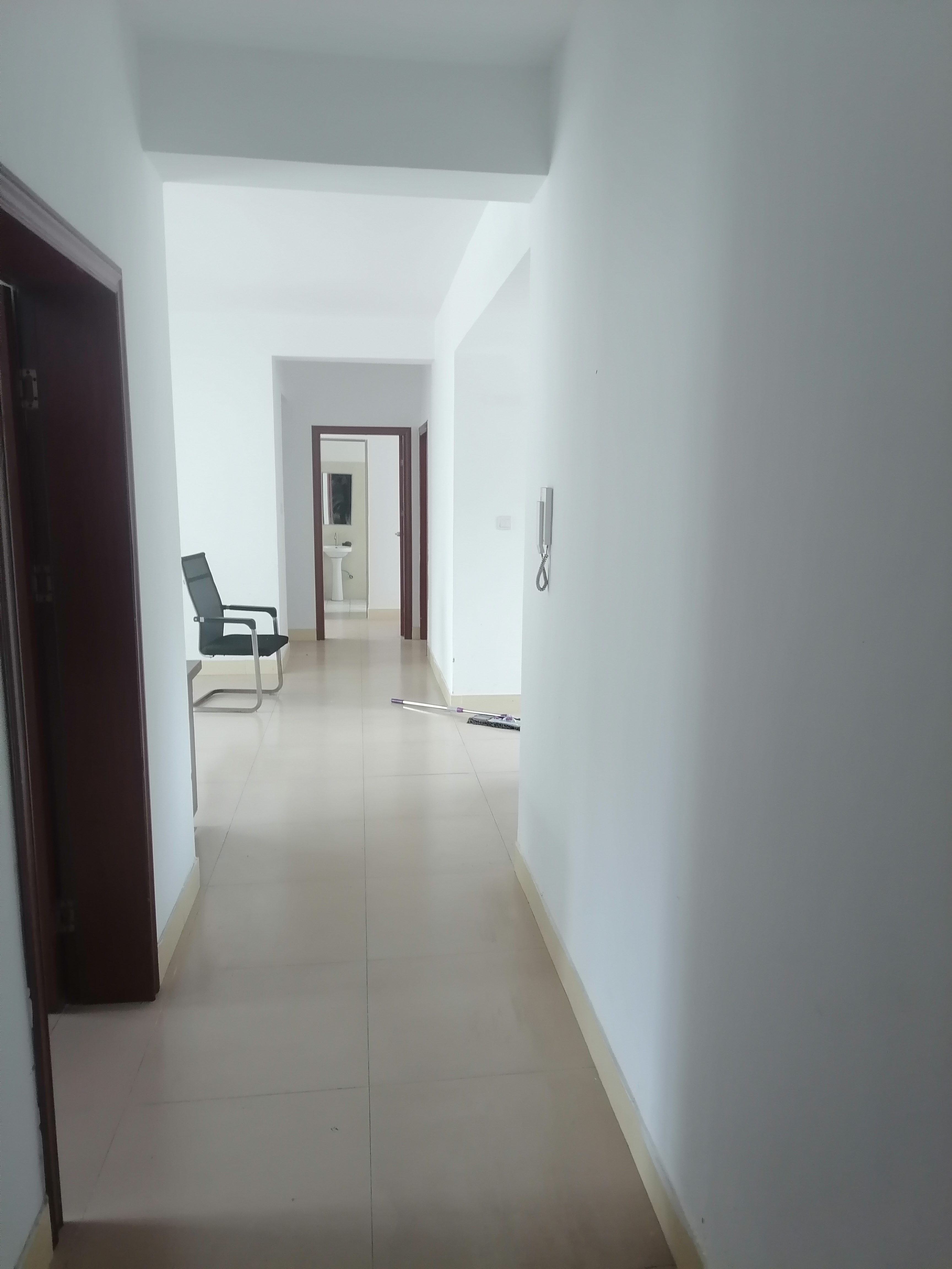 红城湖延长线(别名:滨江华庭) 3室2厅2卫 2300.0元/月 红城湖延长线(别名:滨江华庭) 3室2厅2卫 2300.0元/月户型图