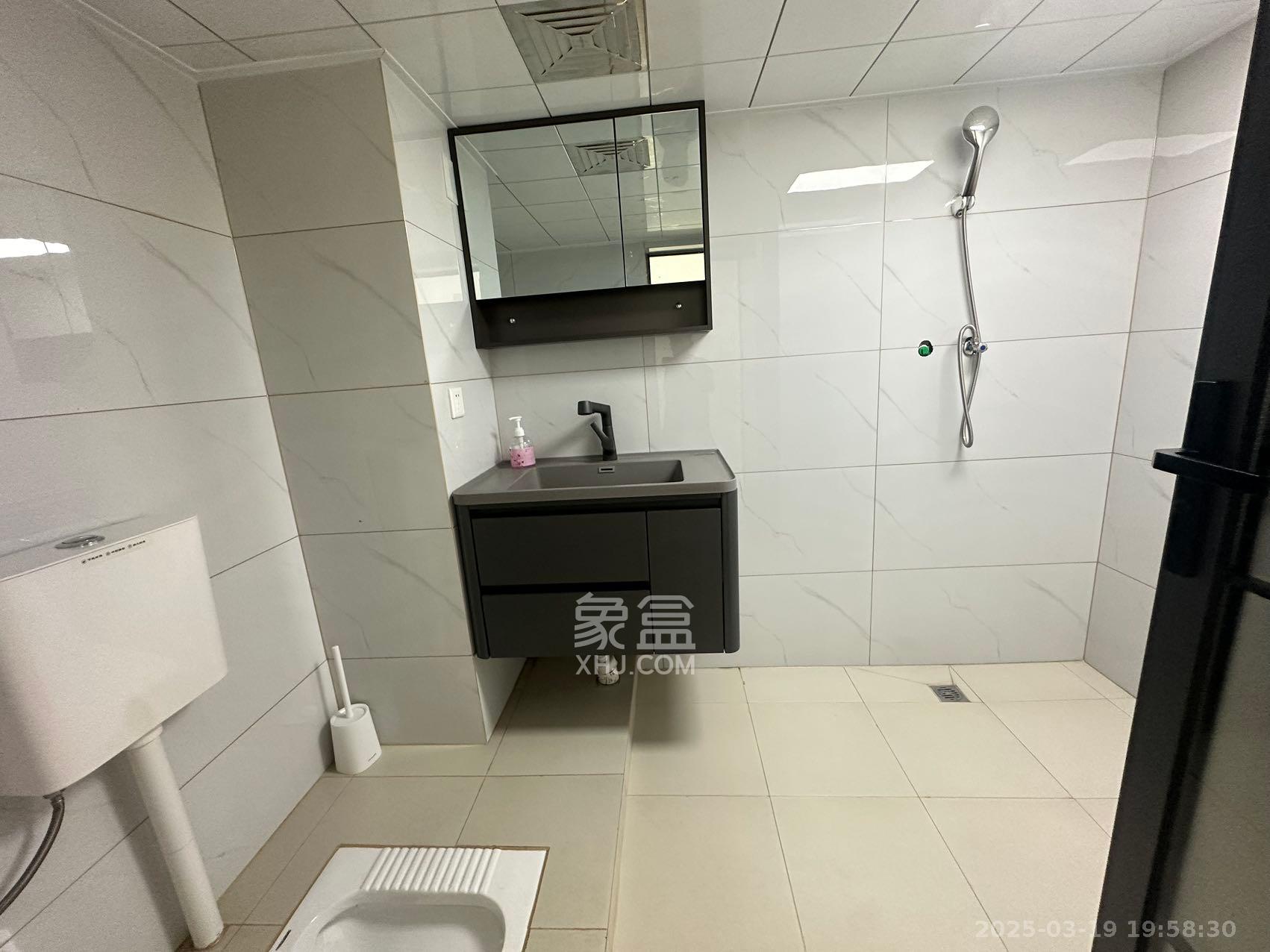 藏珑湖上公馆 1室0厅0卫 2500.0元/月 藏珑湖上公馆 1室0厅0卫 2500.0元/月室内图