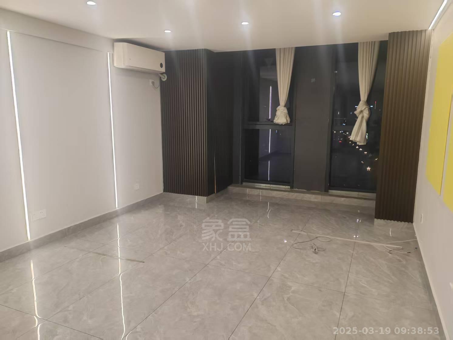 未来云环球中心  1室2厅1卫    2800.0元/月 未来云环球中心  1室2厅1卫    2800.0元/月室内图