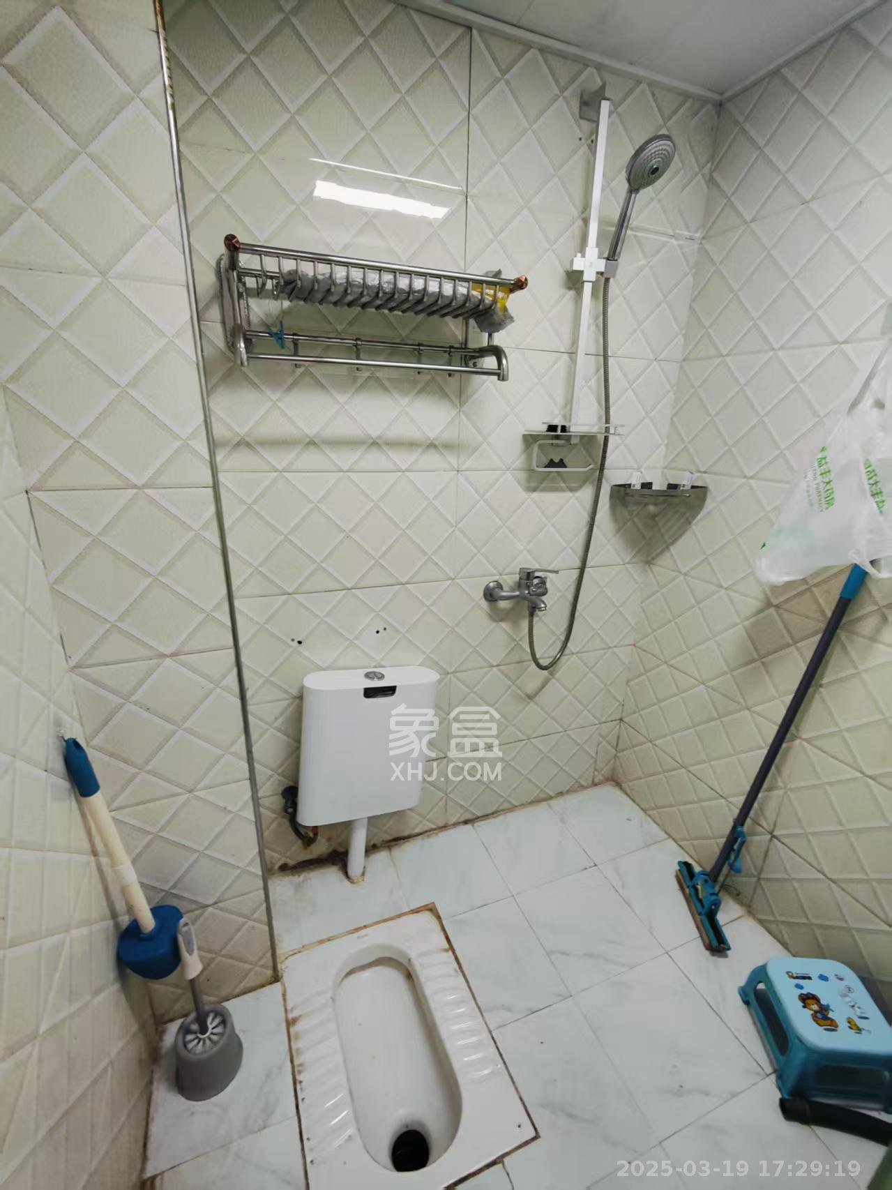 中建芙蓉工社  2室1厅1卫   1500.00元/月室内图