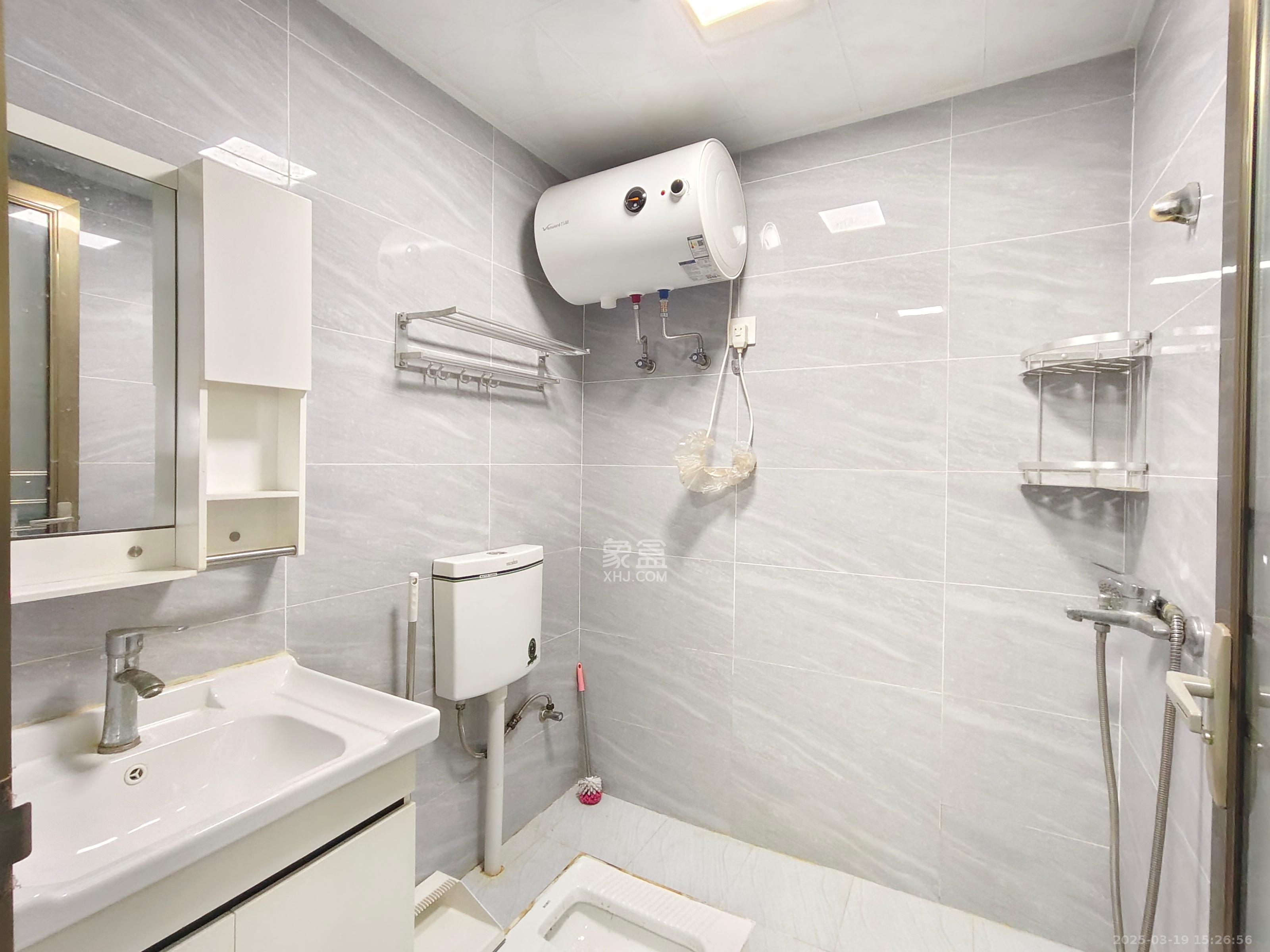 C-park天悦城(紫檀溪苑二期)  1室1厅1卫    1600.0元/月 C-park天悦城(紫檀溪苑二期)  1室1厅1卫    1600.0元/月户型图