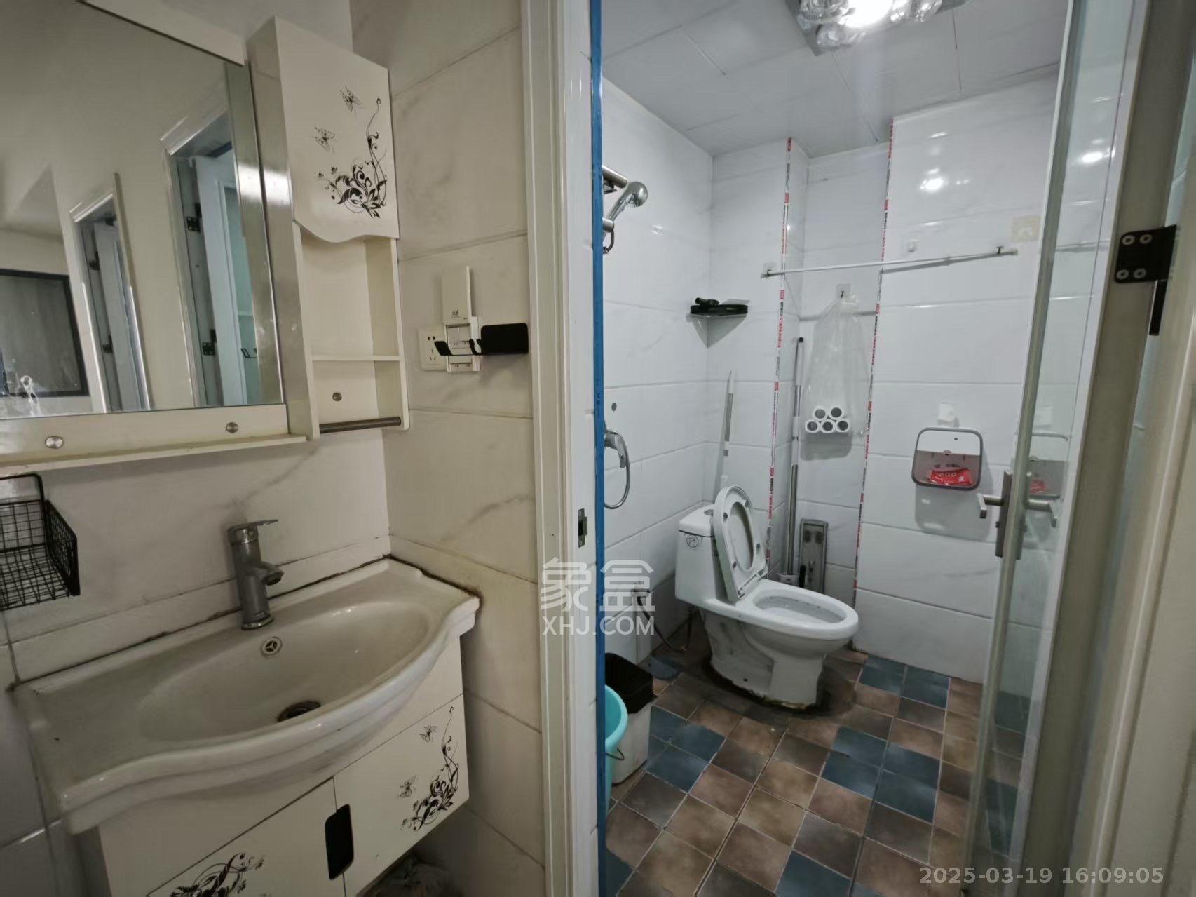 欧亚达国际广场 2室2厅1卫 1800.0元/月 欧亚达国际广场 2室2厅1卫 1800.0元/月室内图