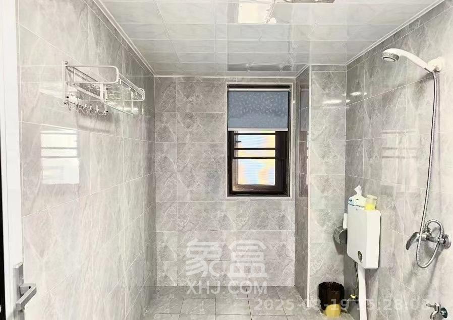 山语城三期  3室2厅2卫   2200.00元/月室内图